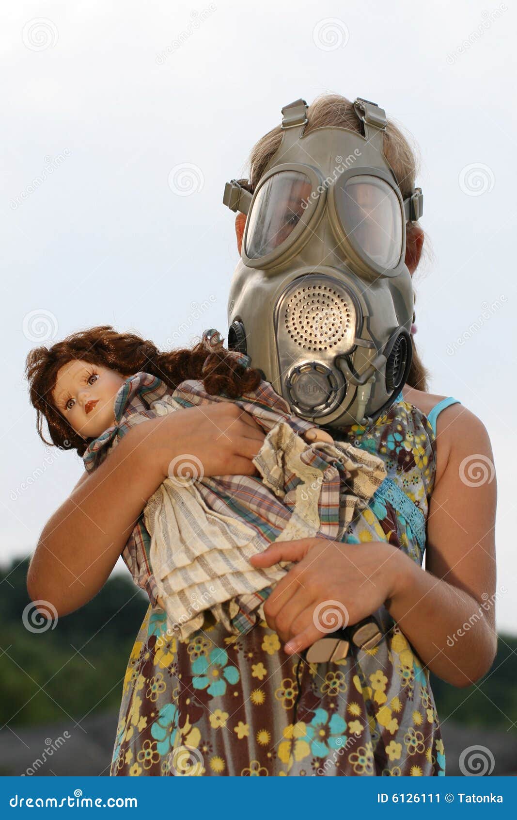 Little girl with gas mask stock image. Image of sapling 6126111