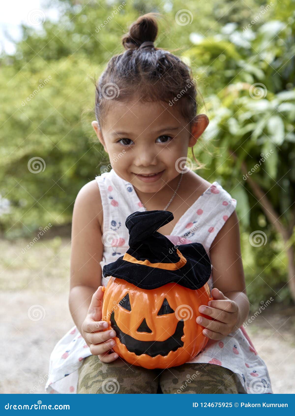 Little Girl with Halloween Pumpkin Stock Image - Image of background ...