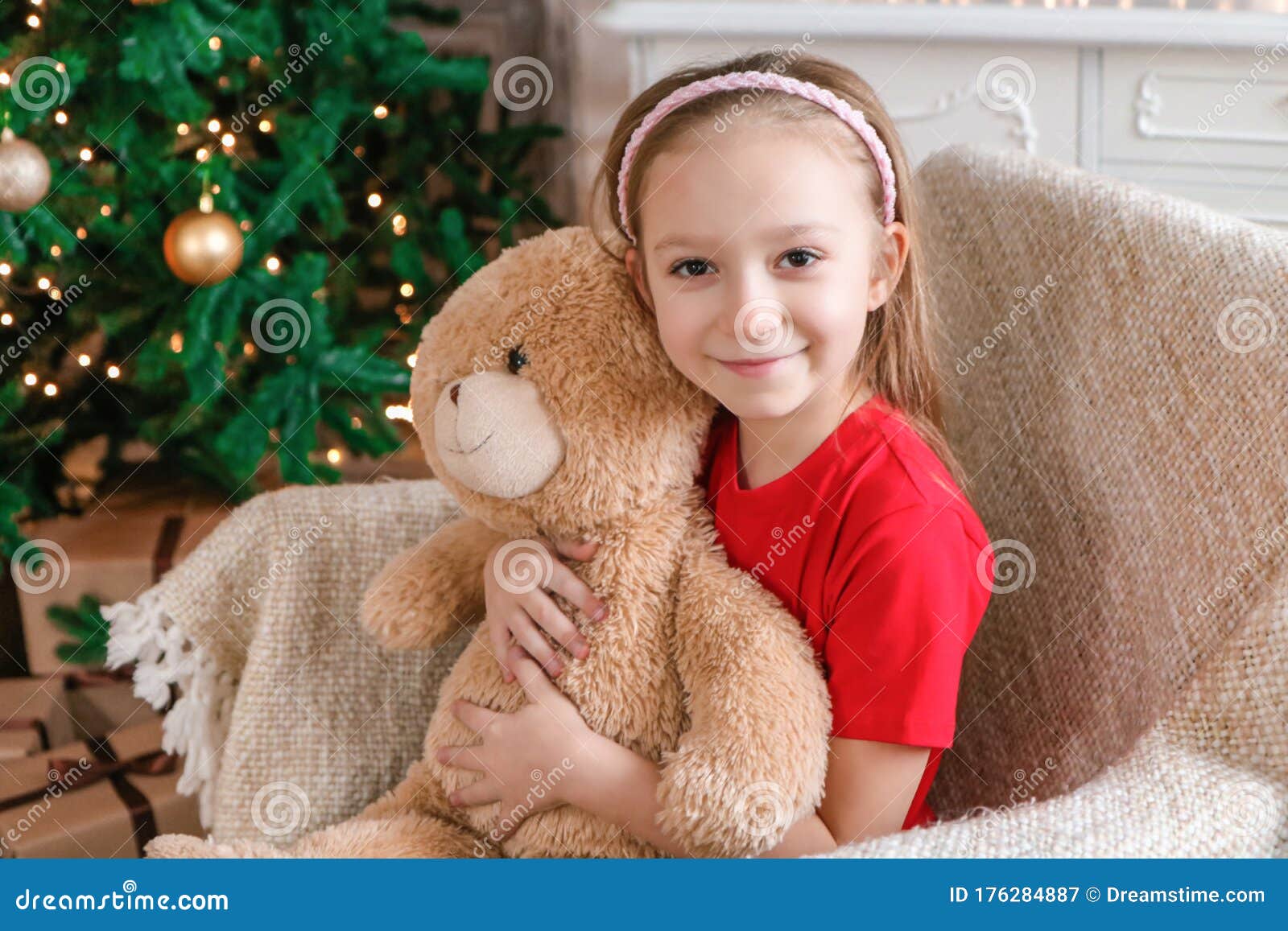 Little Girl Hug Bear at Christmas Photo Stock Image - Image of adorable ...