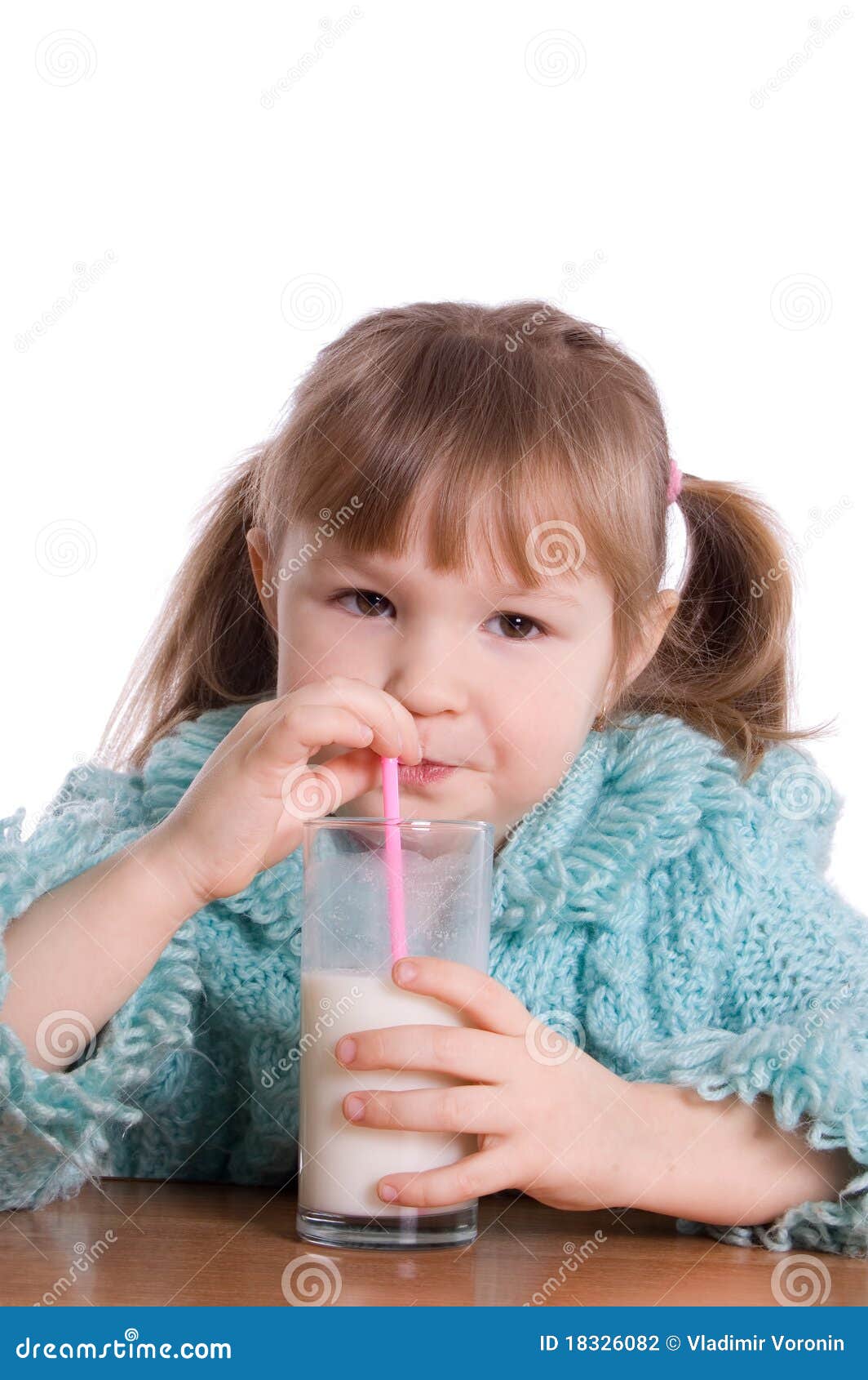 маленькая девочка пьет сперму фото 80
