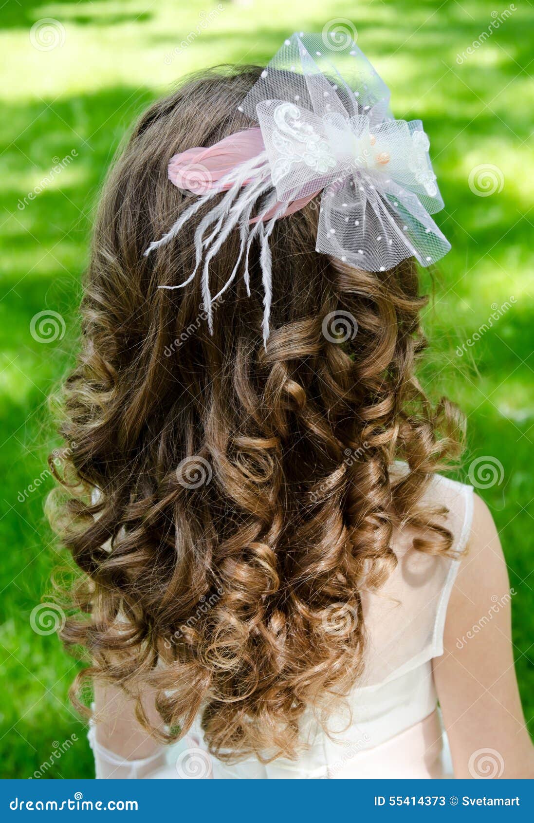 3 Wedding Hairstyle Ideas With That Woodland Fairy Princess Vibe | Glamour