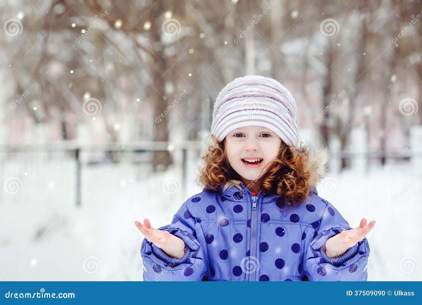 Little Girl Stretched Out Her Hand Stock Photo - Image of park, girl ...