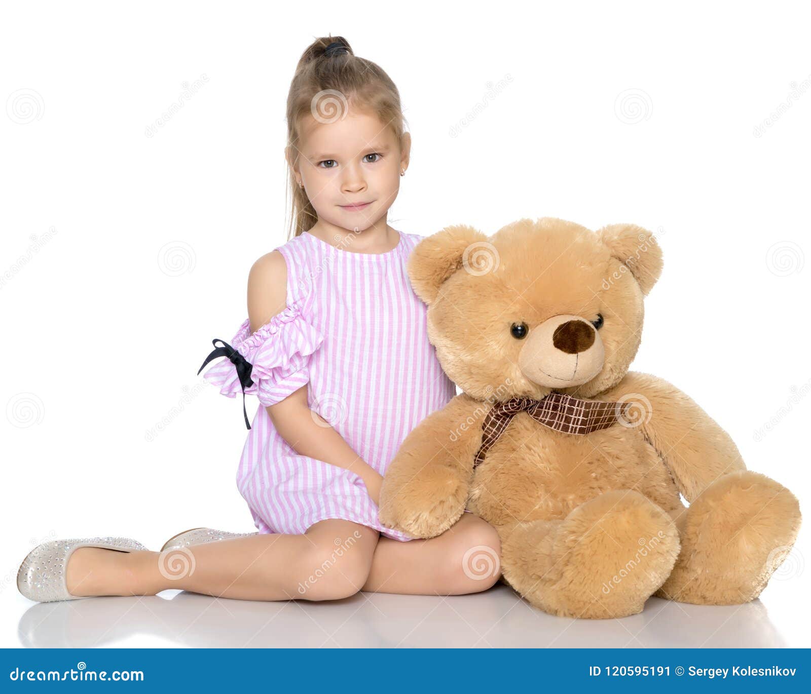 Little Girl With Teddy Bear Stock Image - Image of home, play: 120595191