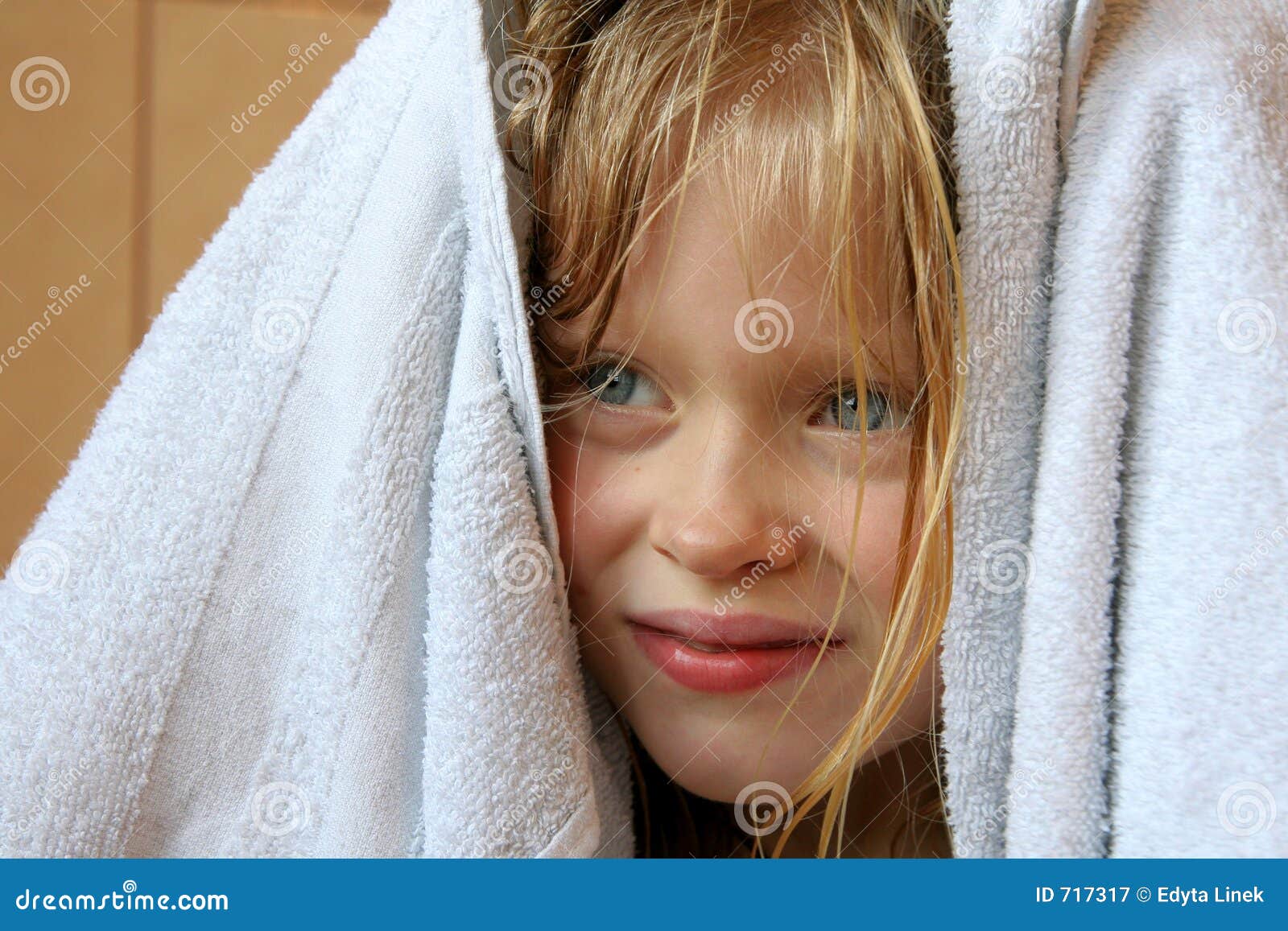 Little girl and towel stock image. Image of baby, white 717317