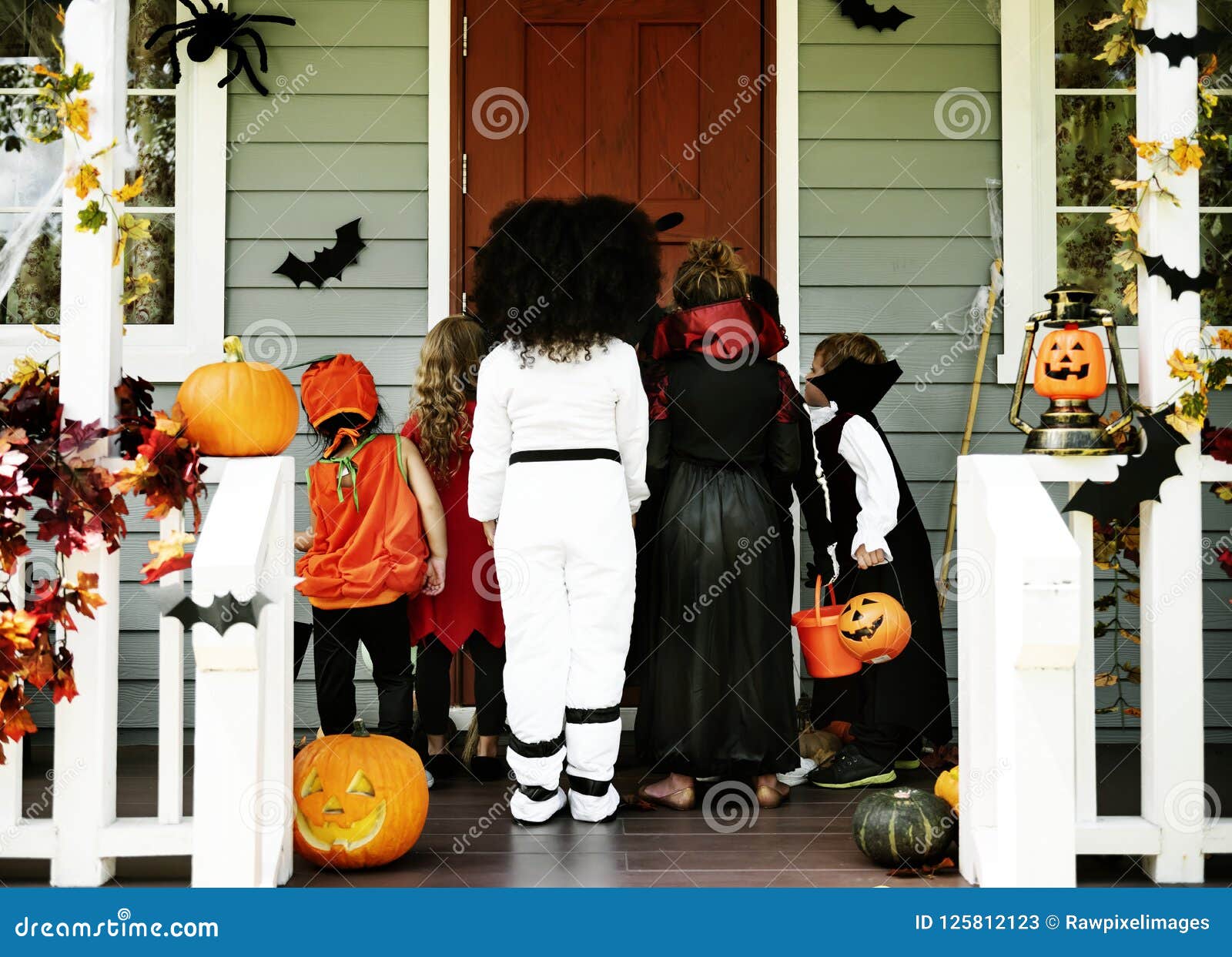 little kids trick or treating