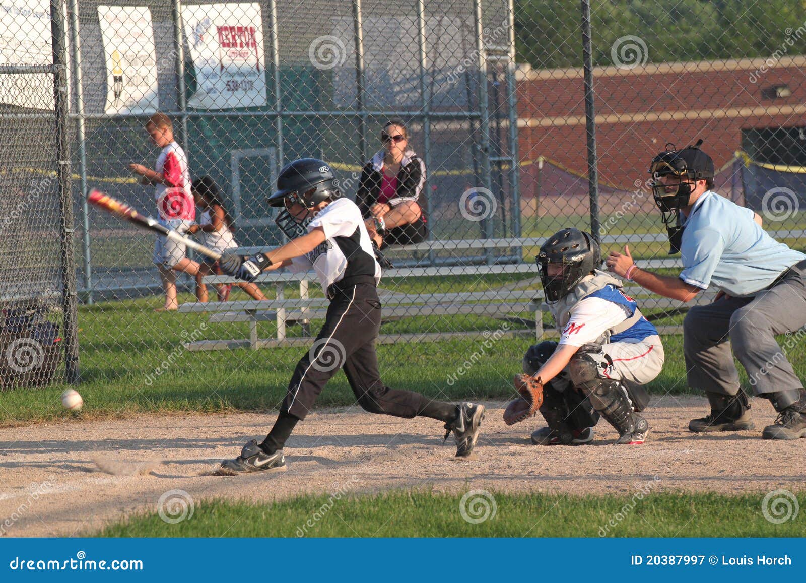 Little League Baseball editorial photography. Image of player 20387997