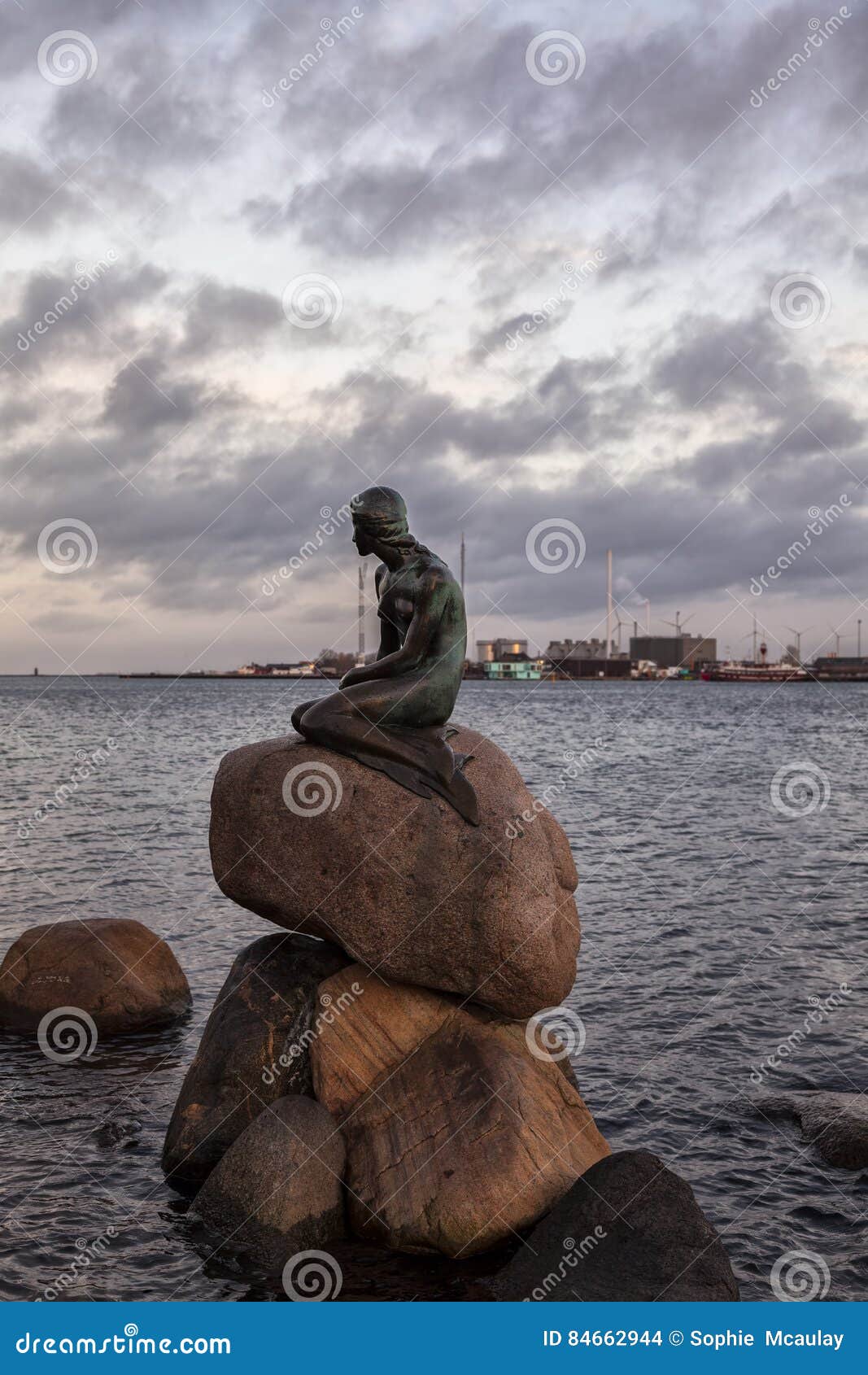 The little mermaid statue editorial stock image. Image of iconic - 84662944