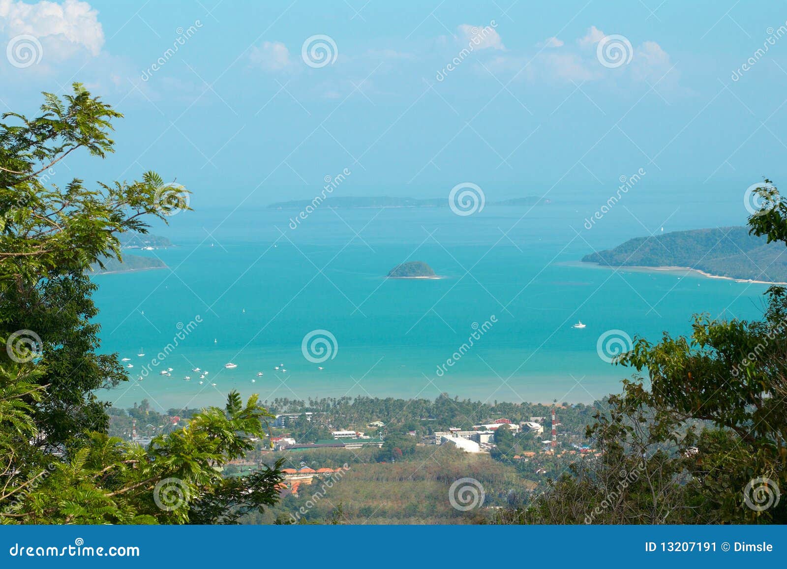 Littoral en Thaïlande. Panorama de plage d'île de Phuket en Thaïlande