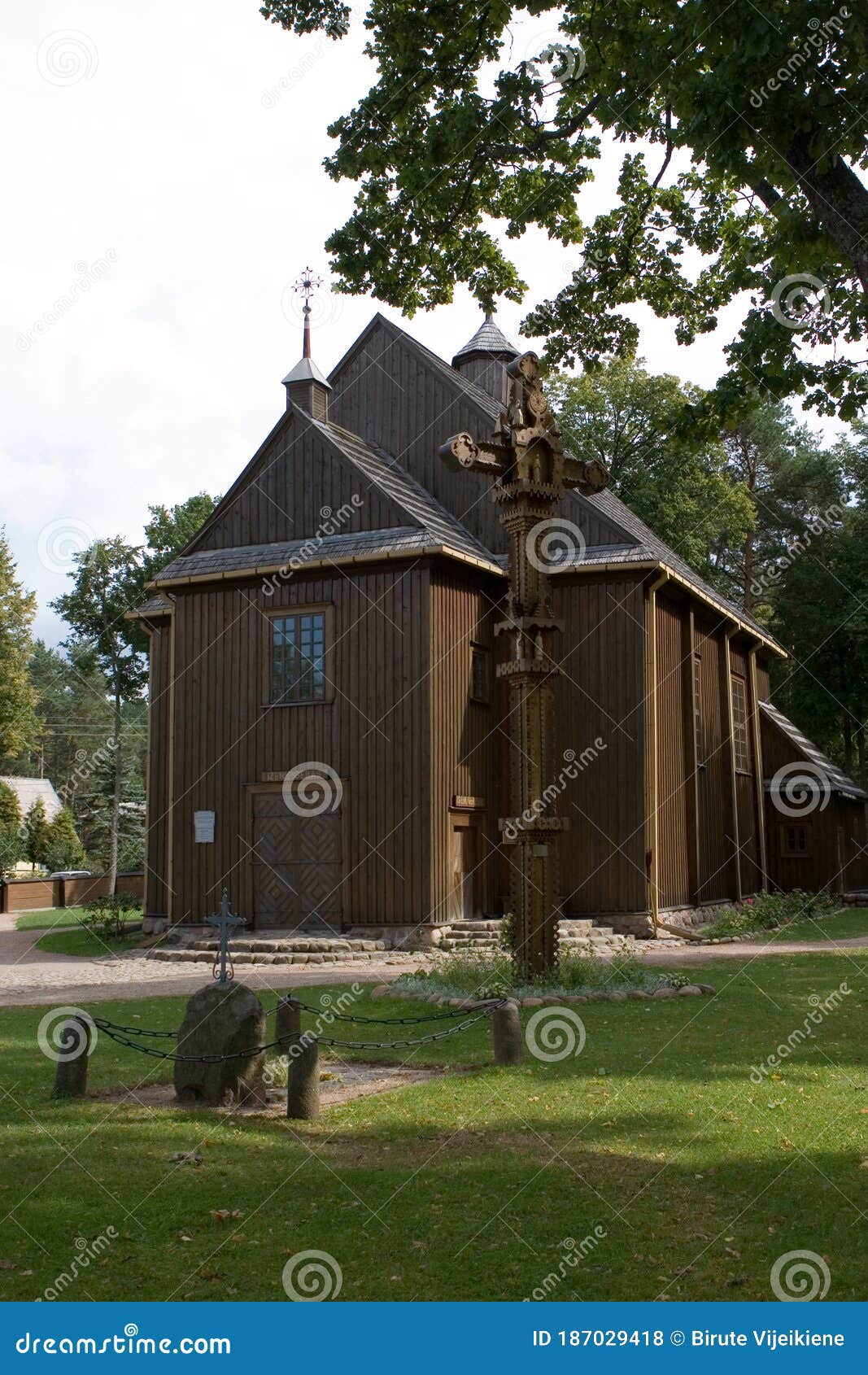 Lituânia da igreja palusa foto de stock. Imagem de europa - 187029418