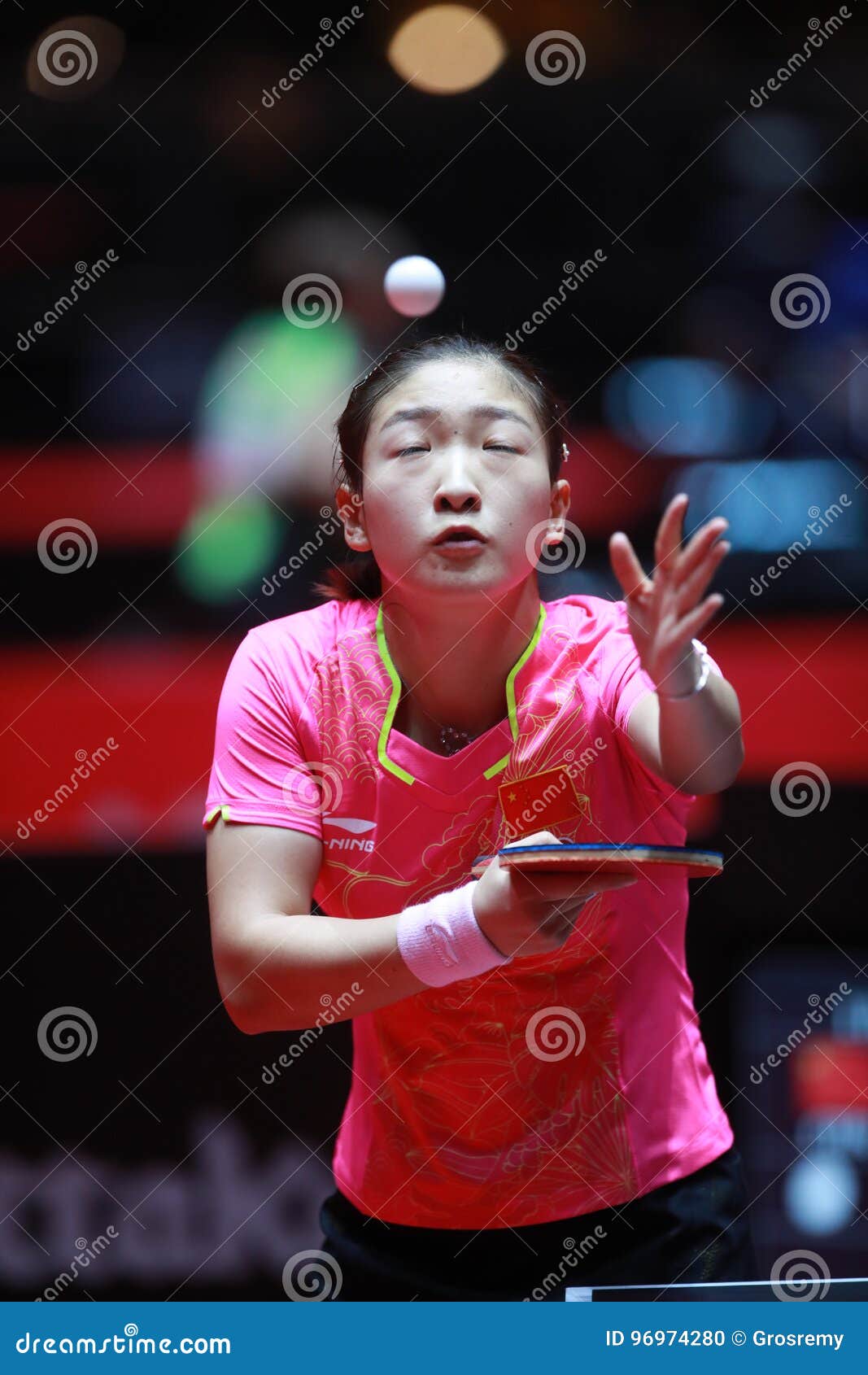 LIU Shiwen on serve editorial image. Image of world, semifinal - 96974280