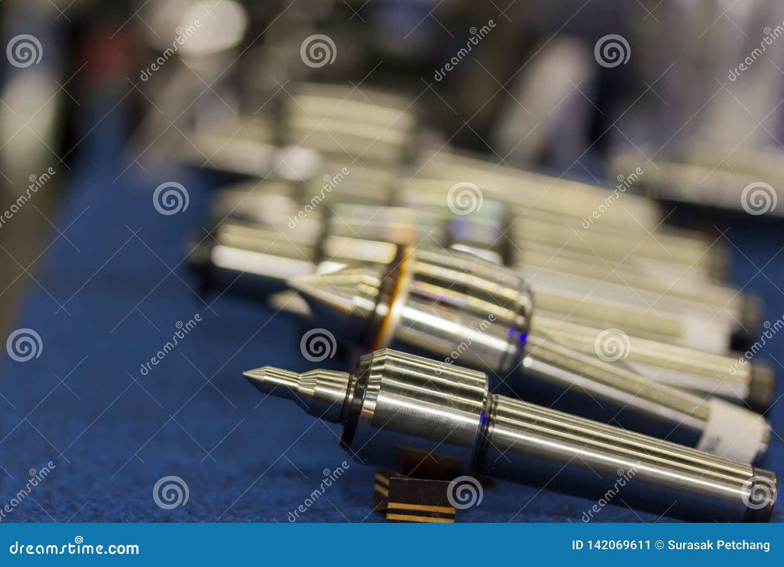 live or revolving center tailstock of lathe machine for accuracy position product