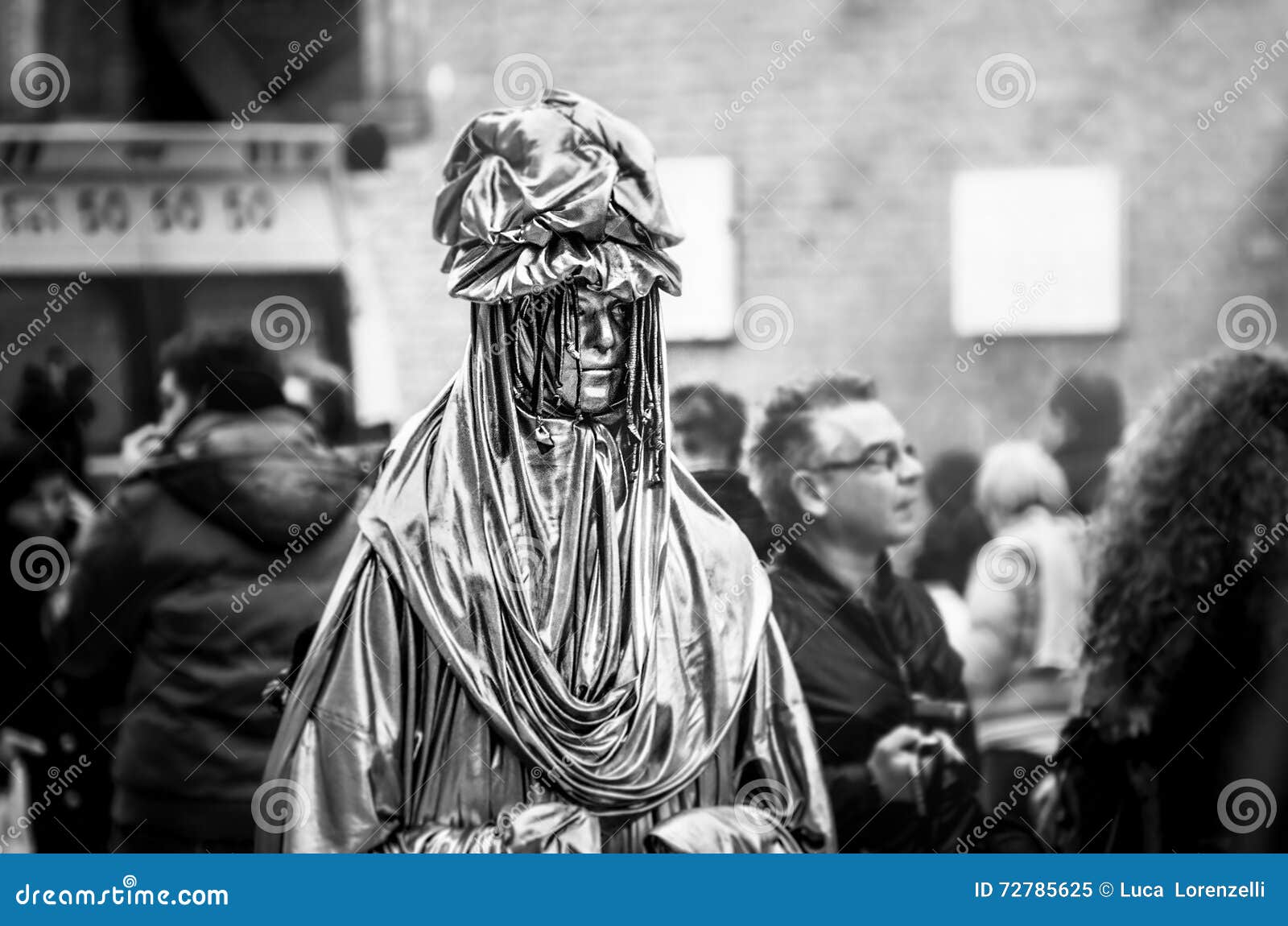 Living human statue artist editorial image. Image of italian - 72785625