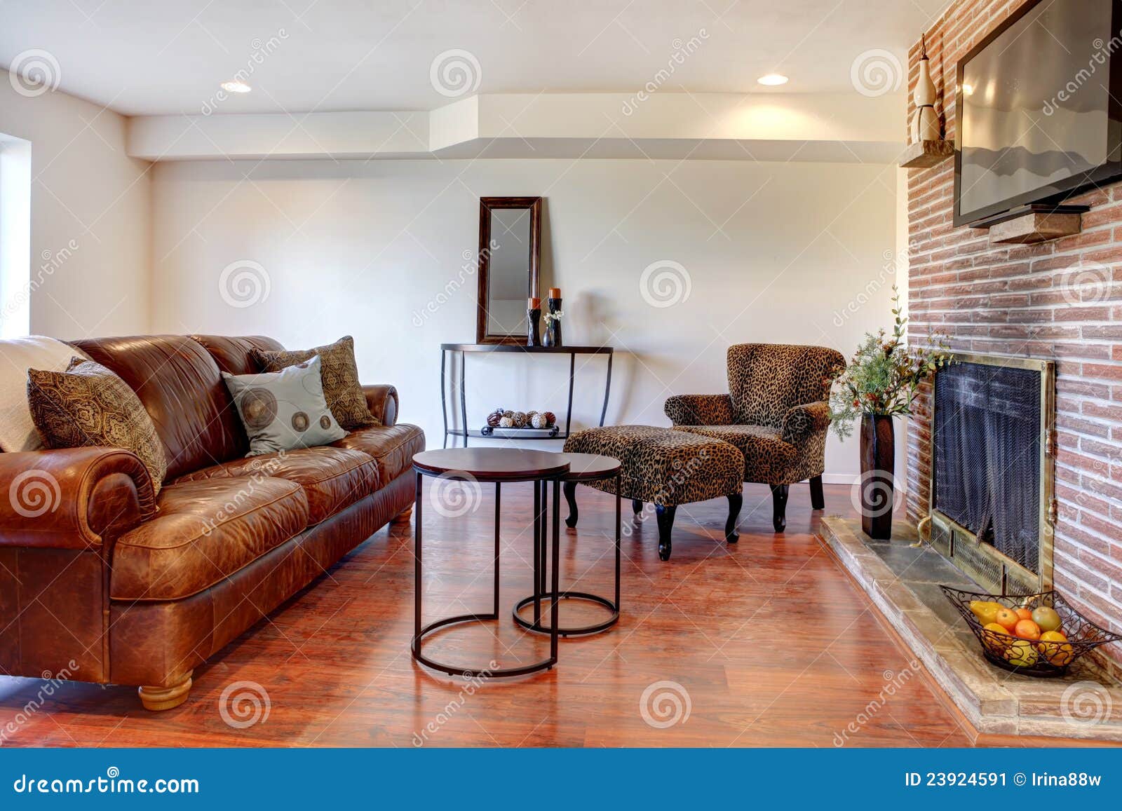 Living Room With Fireplace And TV Stock Image - Image of beautiful