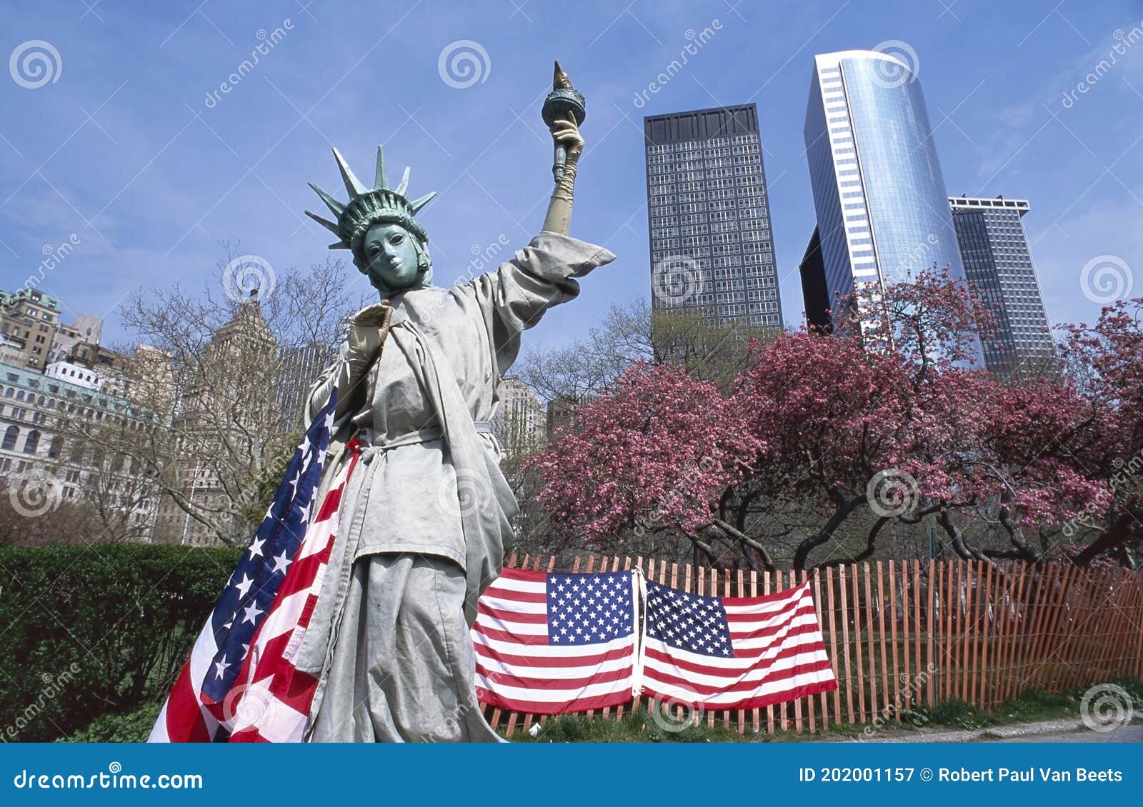 182 Mini Statue Of Liberty Stock Photos, High-Res Pictures, and Images -  Getty Images