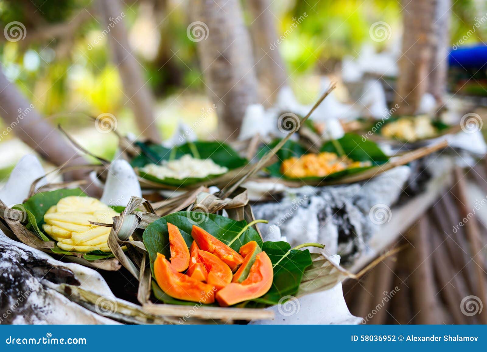 local-south-pacific-food-close-up-some-origin-served-giant-shells-58036952.jpg