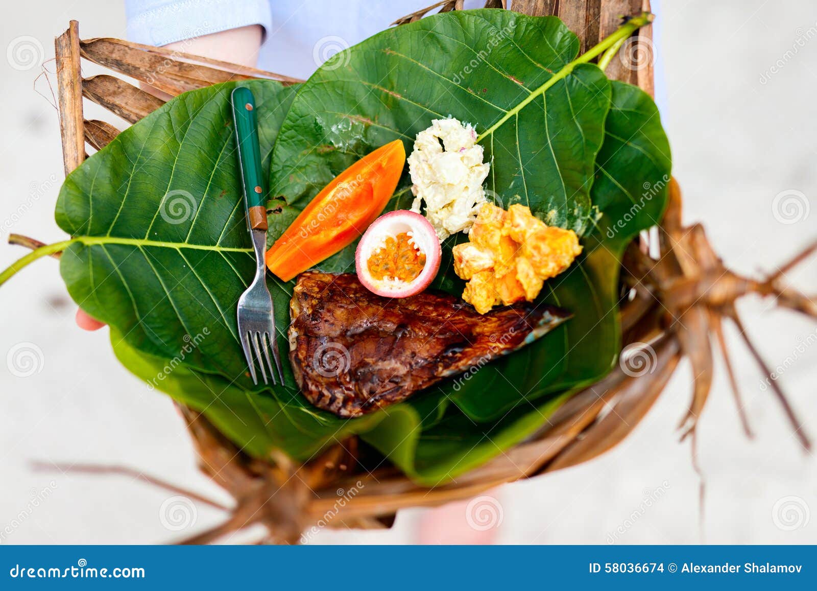 local-south-pacific-food-close-up-some-origin-weaved-platter-58036674.jpg