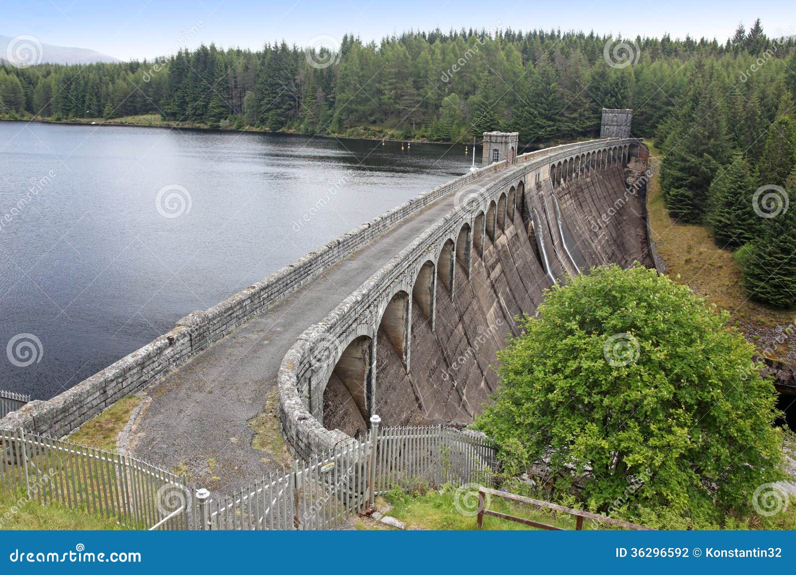 Loch Laggan dam, Highlands stock photo. Image of scotland 36296592
