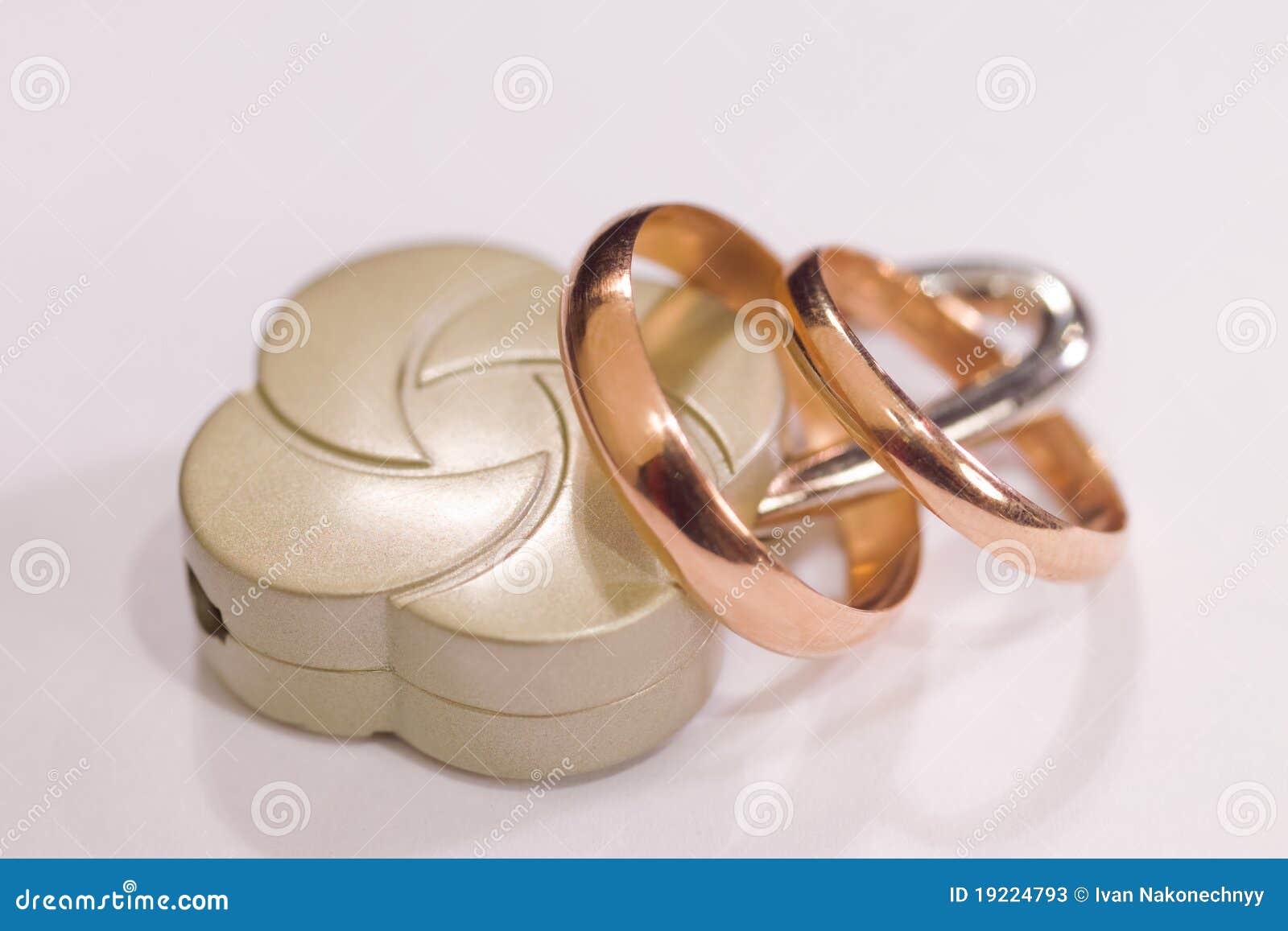 Lock and wedding rings stock image. Image of access, reciprocity 19224793
