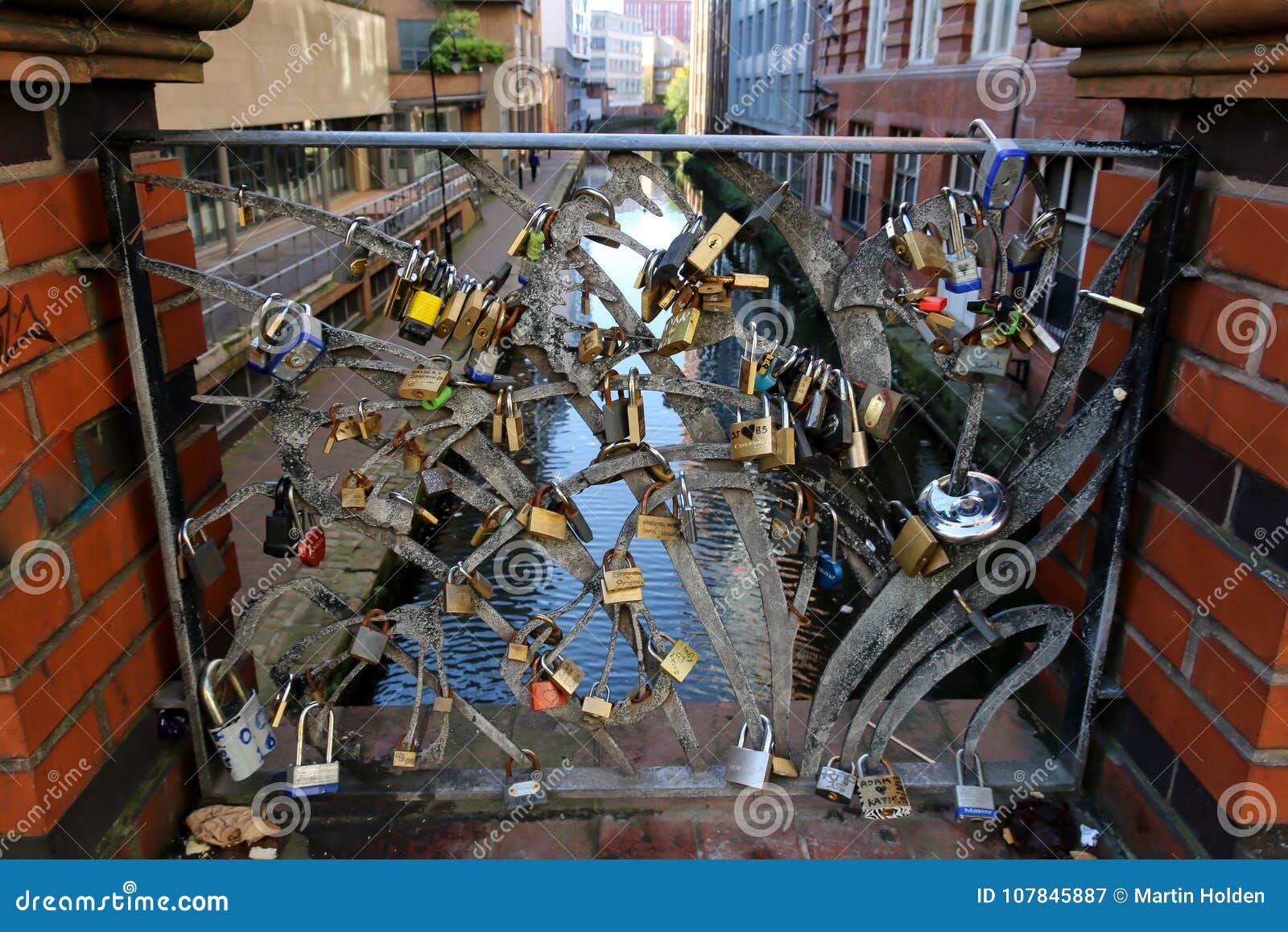 Locks and Keys editorial photography. Image of canal 107845887