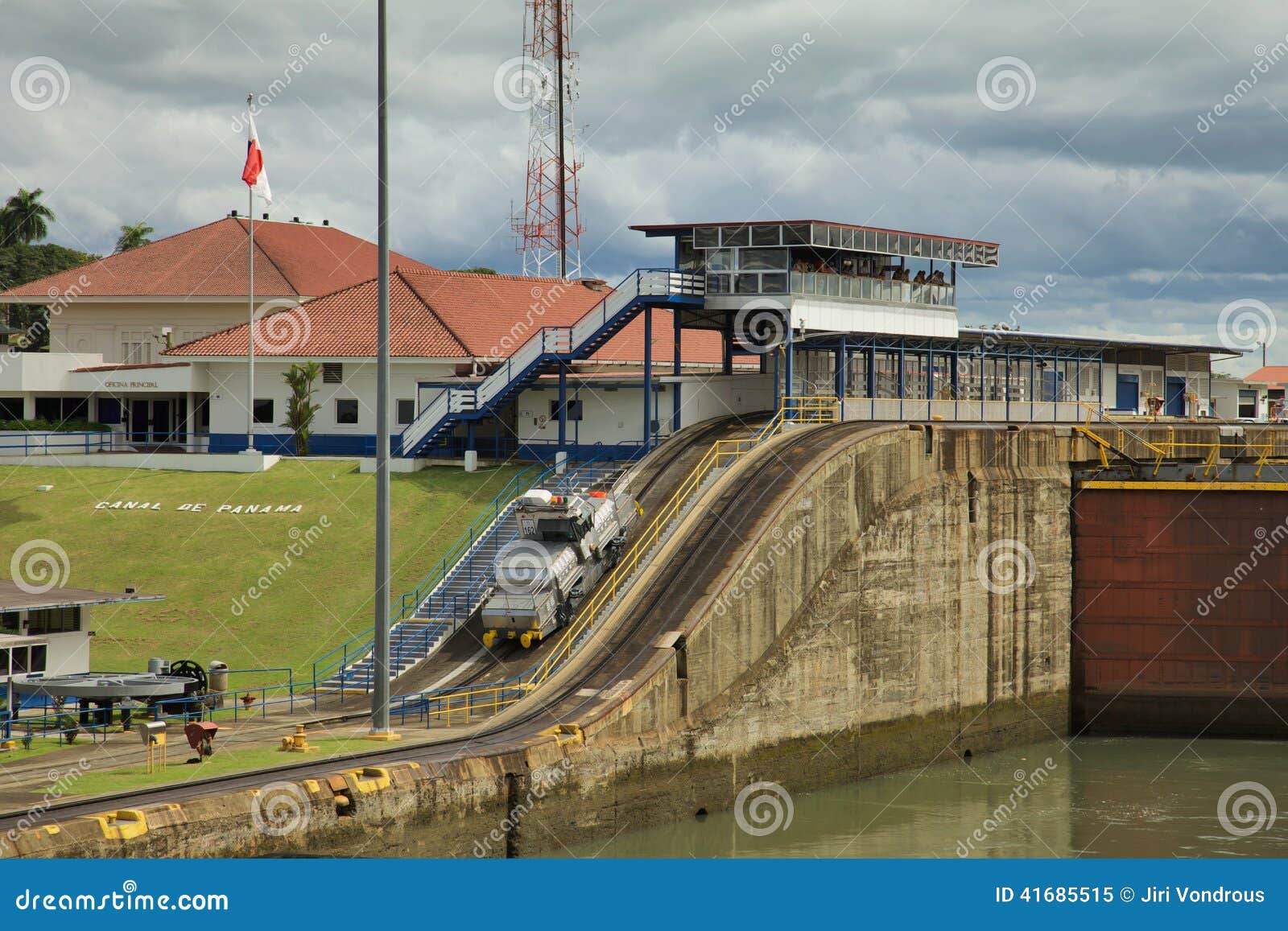 Locks in Panama Canal editorial image. Image of water 41685515