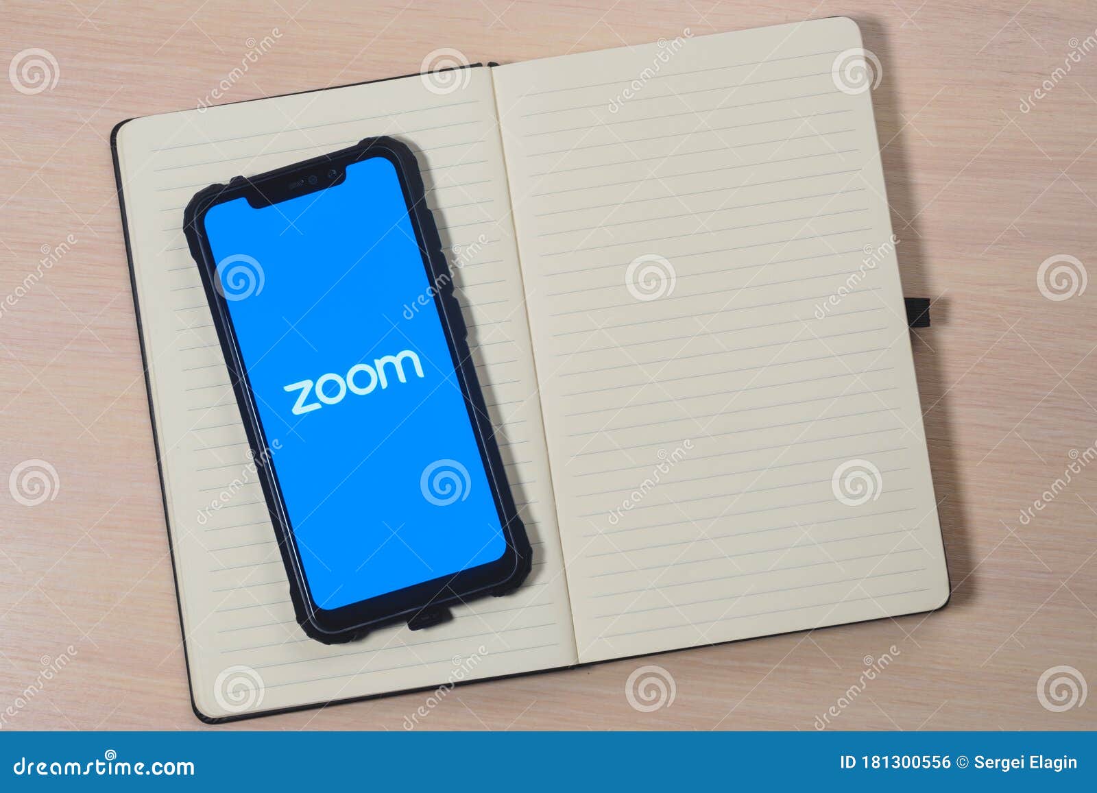 Logo De L'appli De Zoom Sur Le Portable D'écran. Préparation à Une Réunion  En Ligne. Photo éditorial - Image du maison, mobile: 181300556