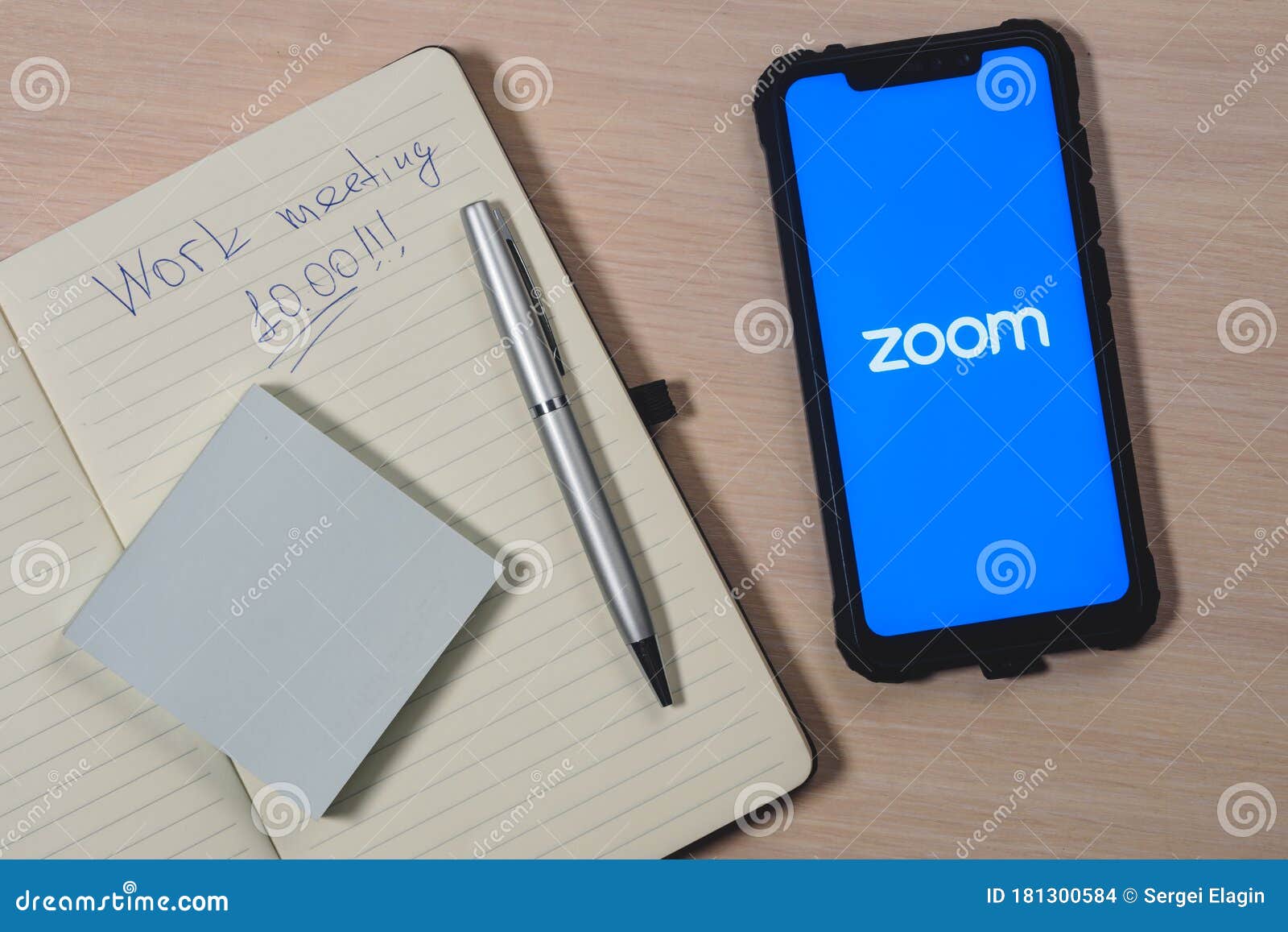 Logo De L'appli De Zoom Sur Le Portable D'écran. Préparation à Une Réunion  En Ligne. Photo éditorial - Image du maison, mobile: 181300556