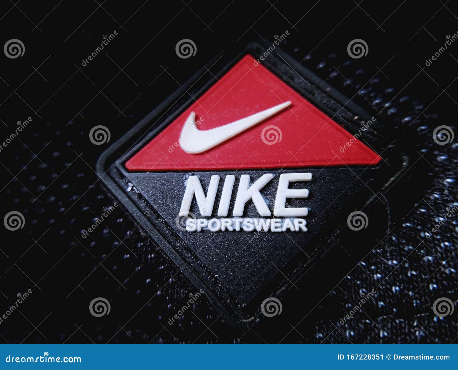 Injusto impaciente elección Logo de Nike foto editorial. Imagen de insignia, foto - 167228351