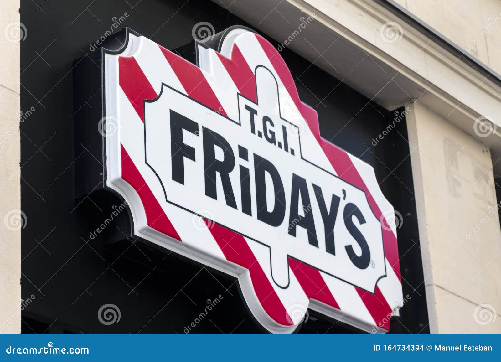 Logo De TGI Fridays En El Restaurante TGI Fridays Imagen de archivo  editorial - Imagen de americano, foco: 164734394