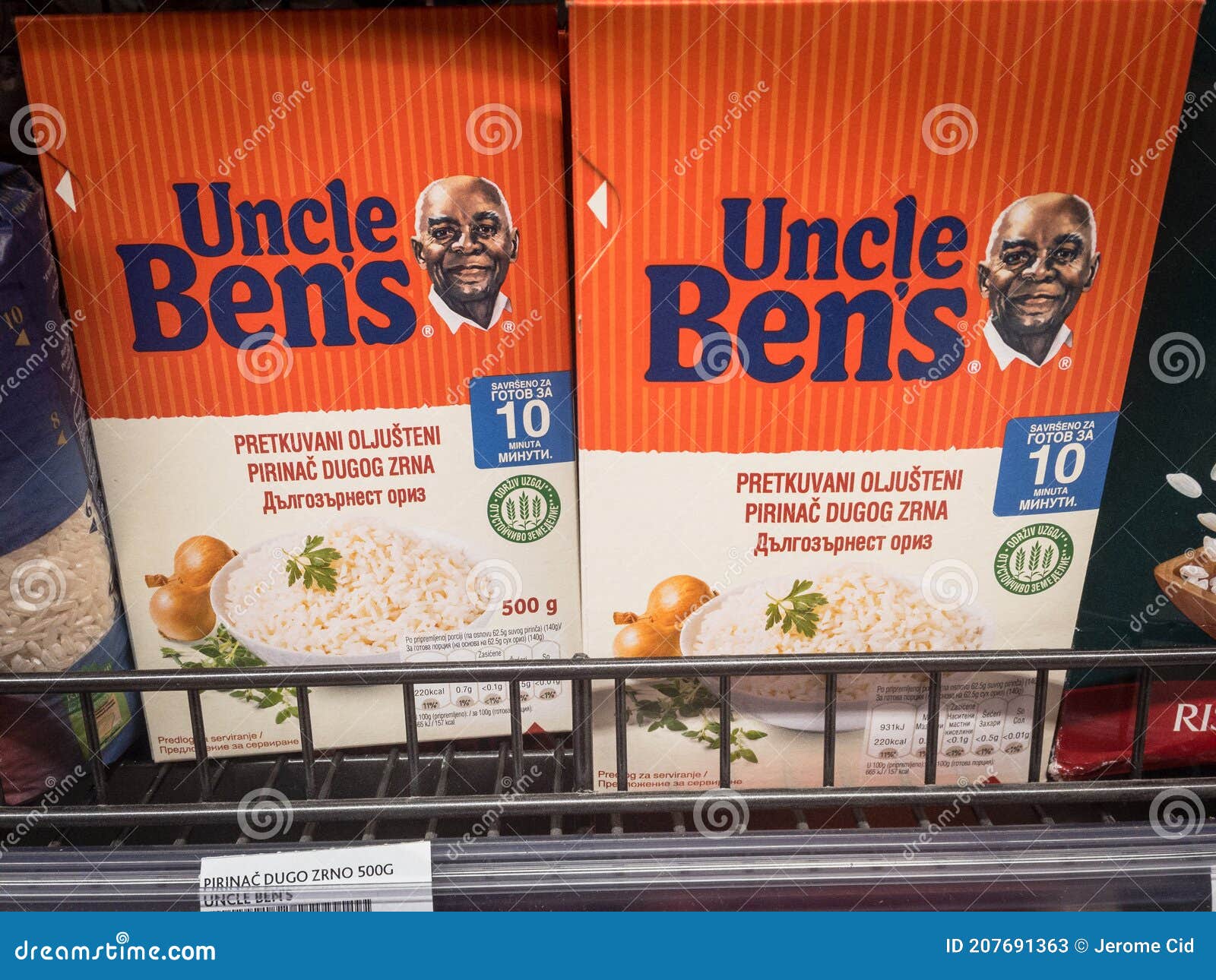 Logo Uncle Bens Sur Les Paquets De Riz à Vendre à Belgrade. Photo