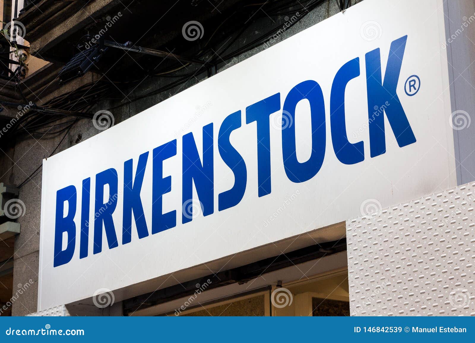 Logotipo De Birkenstock Na Loja De Birkenstock Imagem de Stock Editorial -  Imagem de emblema, companhia: 146842539