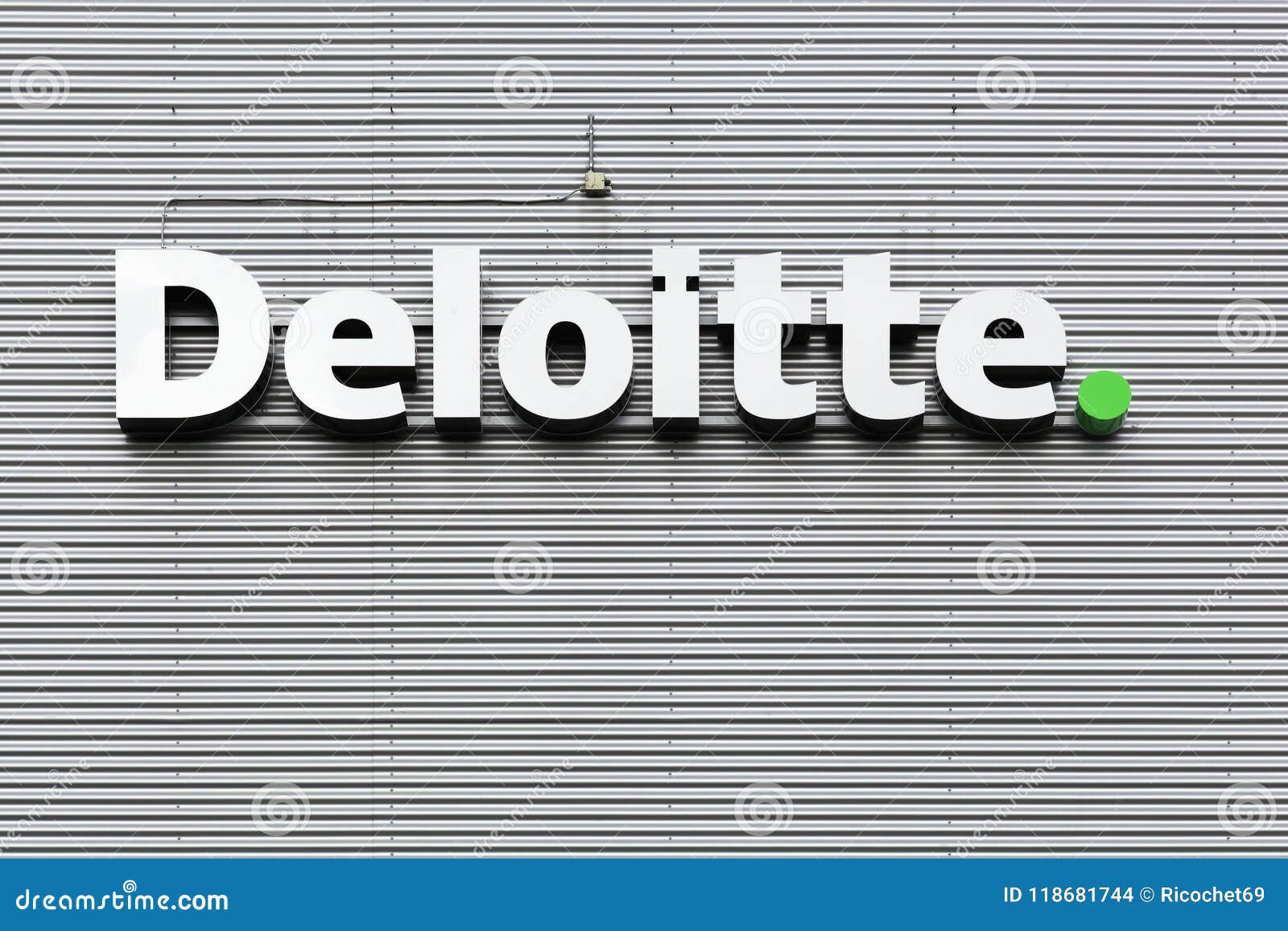 Logotipo De Deloitte En Una Pared Imagen de archivo editorial Imagen
