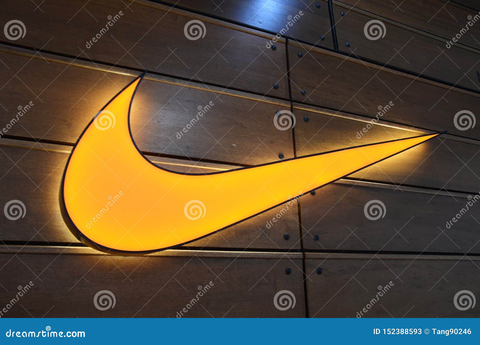 Logotipo De La Marca De Nike Foto archivo - Imagen de ciudad, manera: 152388593
