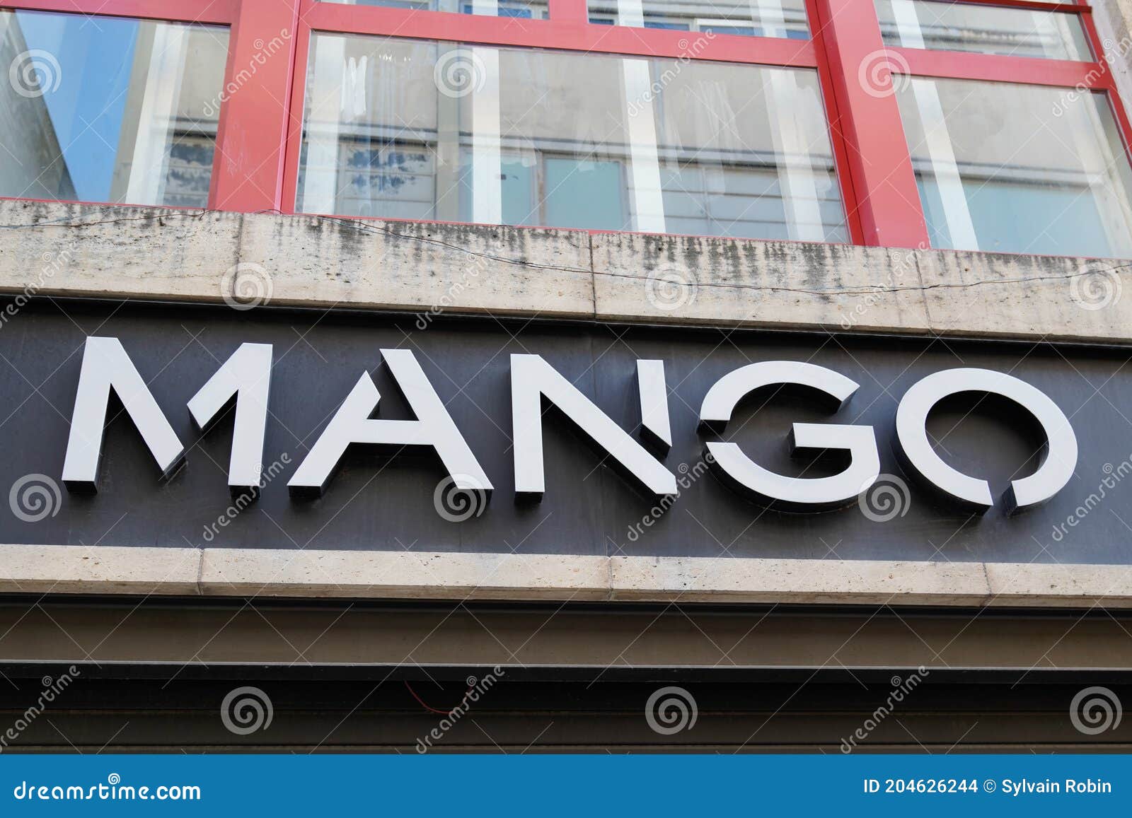 Logotipo De Mango Y Signo De Texto Frente De La Tienda De Construcción De  Ropa De Marca De Tienda De Moda Imagen de archivo editorial - Imagen de  insignia, venta: 204626244