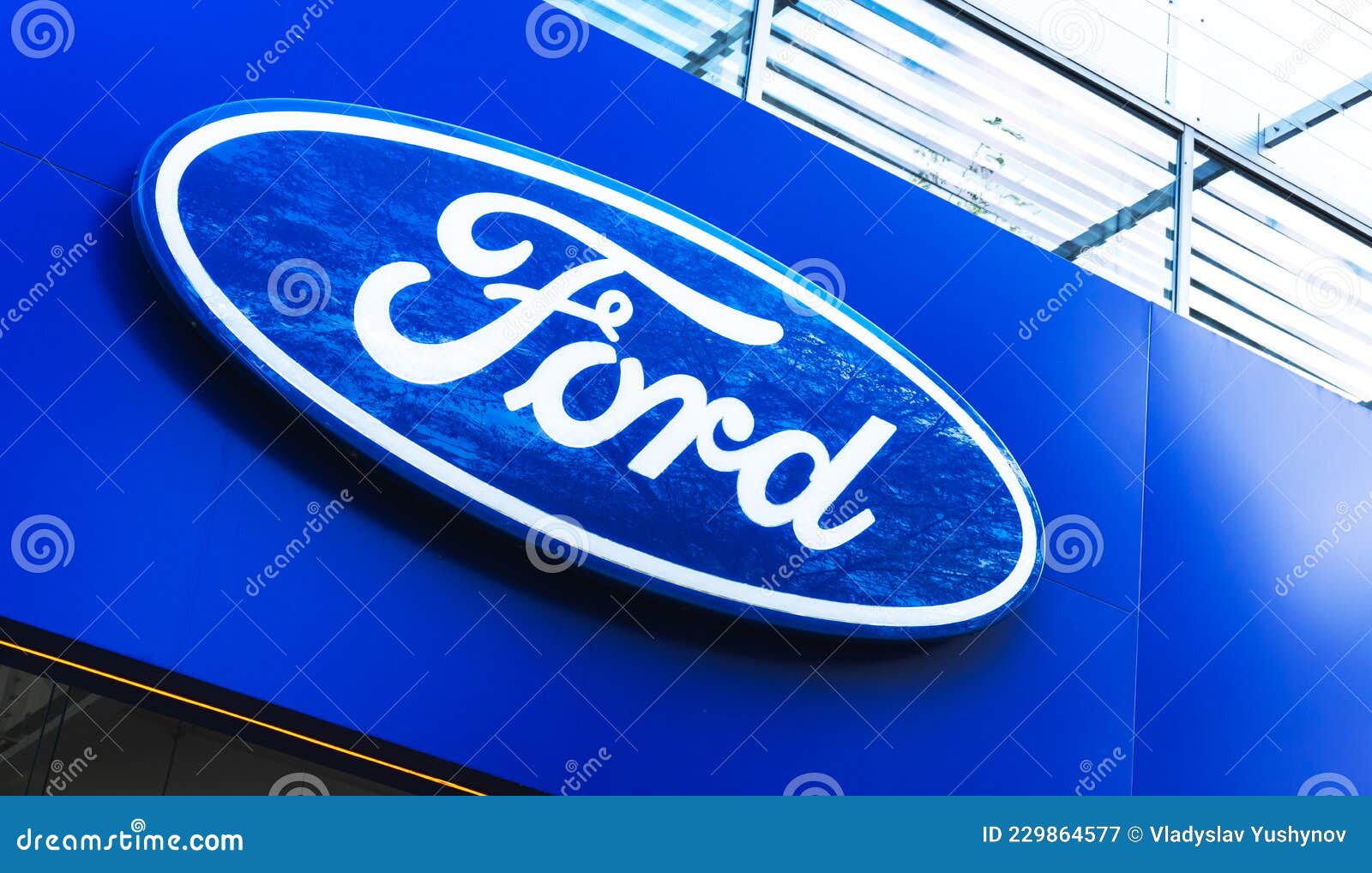 Logotipo De Marca Ford En Cra Concesionario Emblema Construcción De Coches Fotografía editorial - Imagen de automotor, motor: 229864577