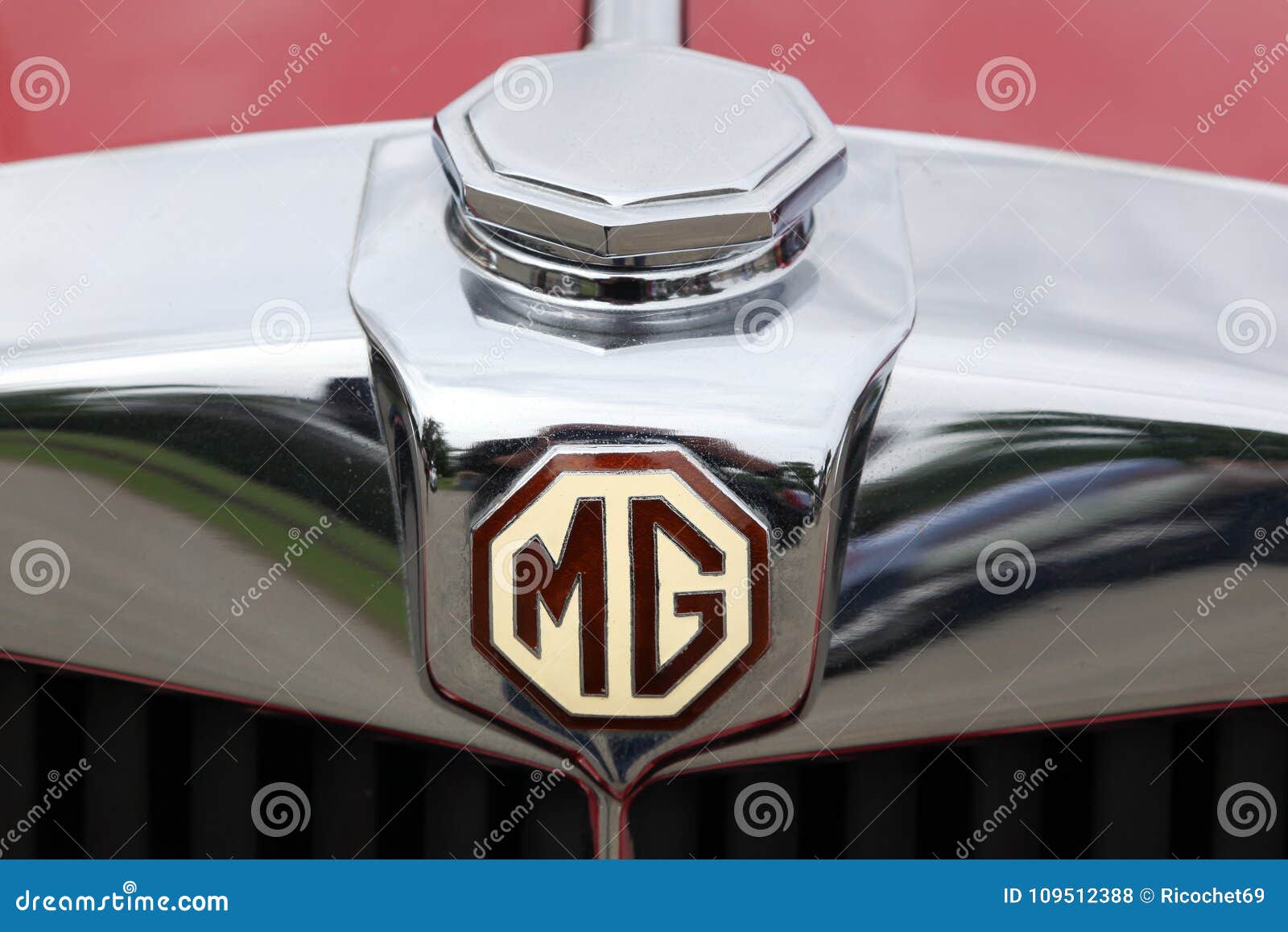 Logotipo de MG en un coche foto de archivo editorial. Imagen de firma