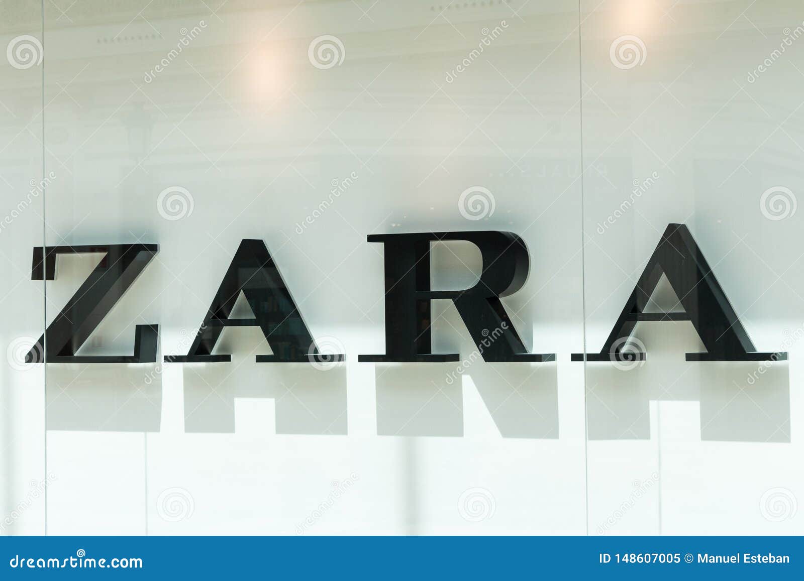 175 Logotipo De Zara Fotos - Libres de 