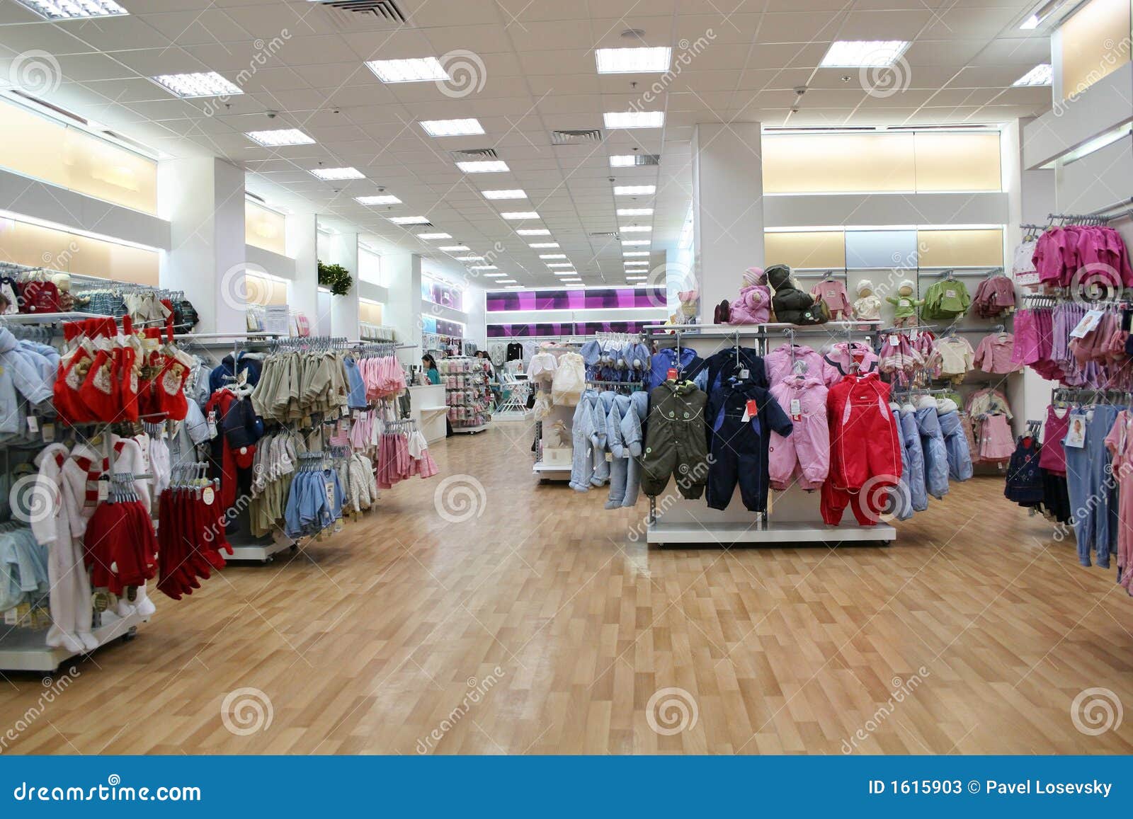 loja de roupa grande