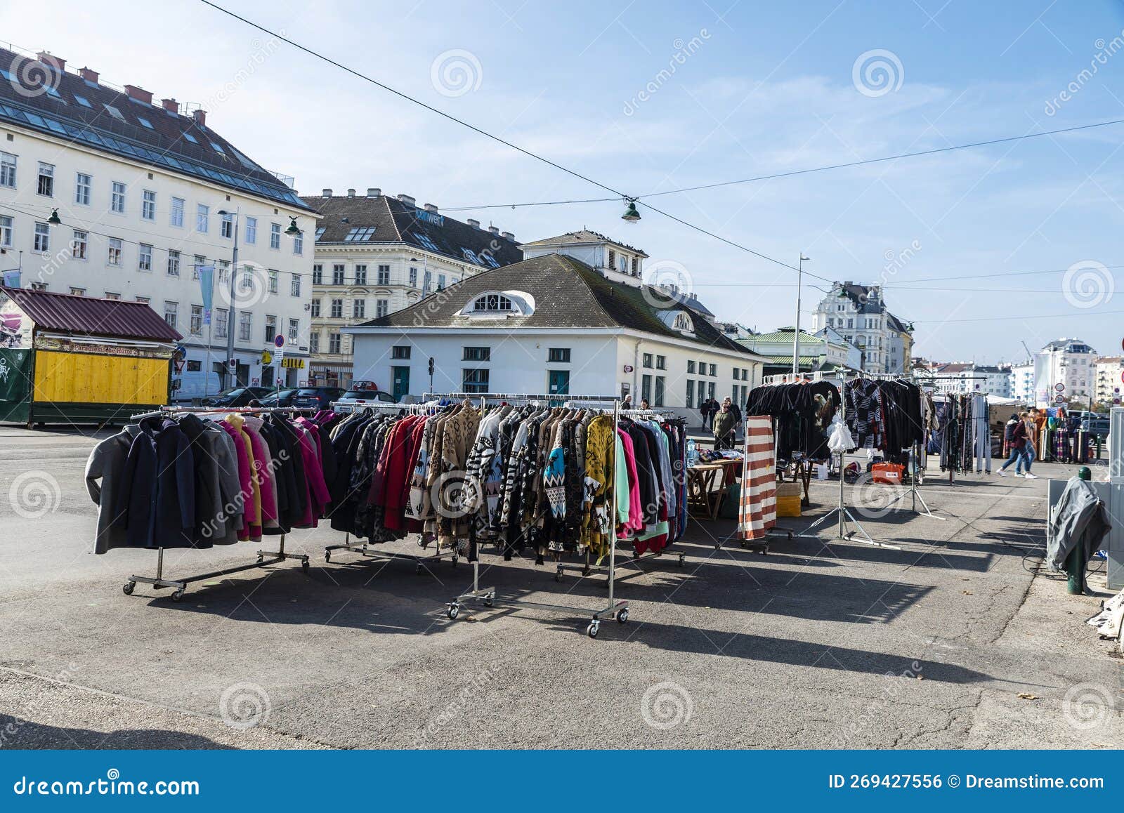 Loja De Roupas Zara à Noite Em Viena áustria Imagem Editorial - Imagem de  cidade, zara: 268184805