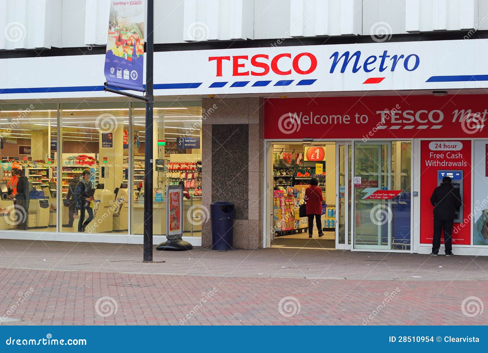 Loja do metro de Tesco. imagem de stock editorial. Imagem de inglaterra