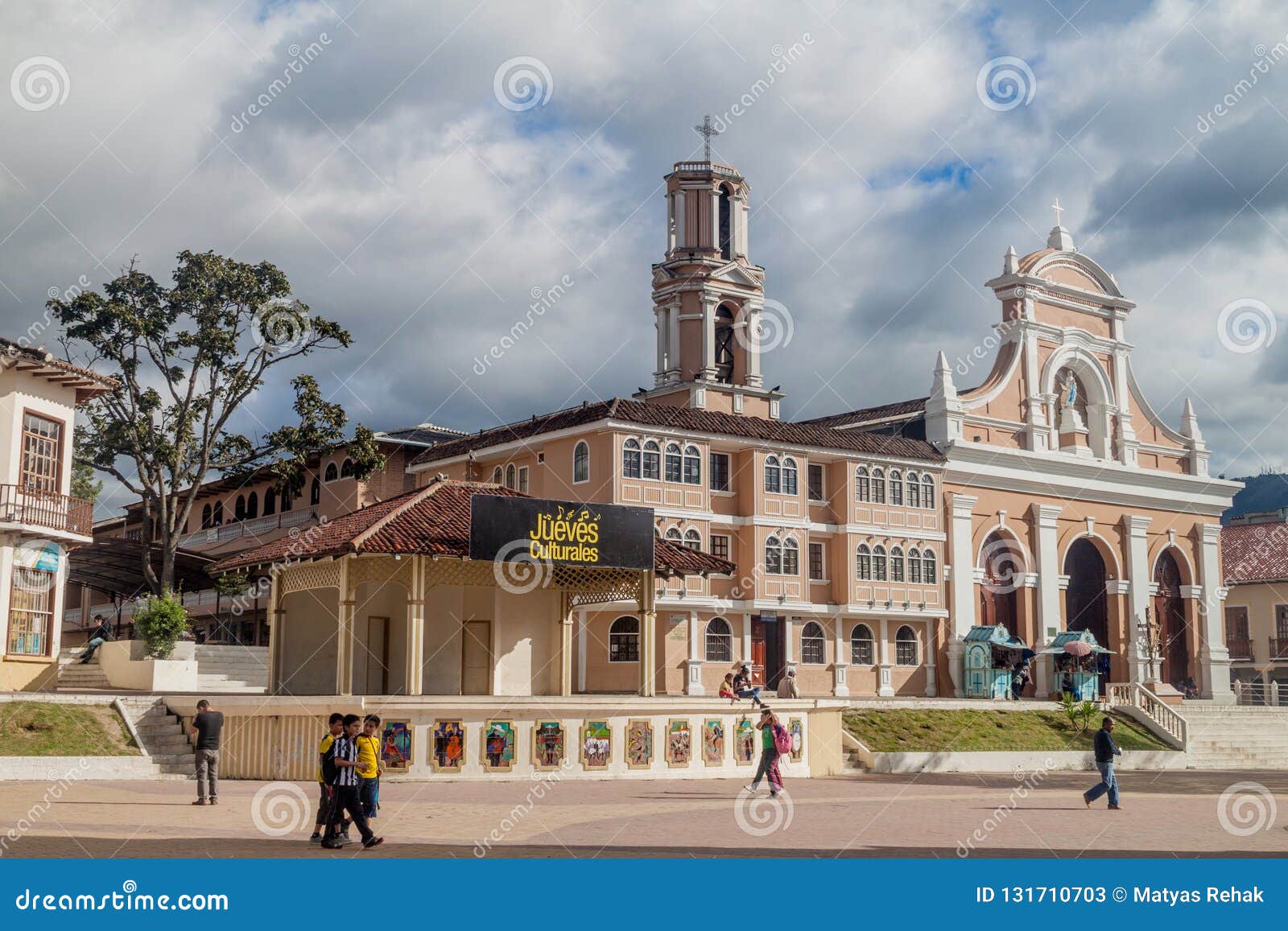 English: San Sebastián station, built and operated by the Buenos