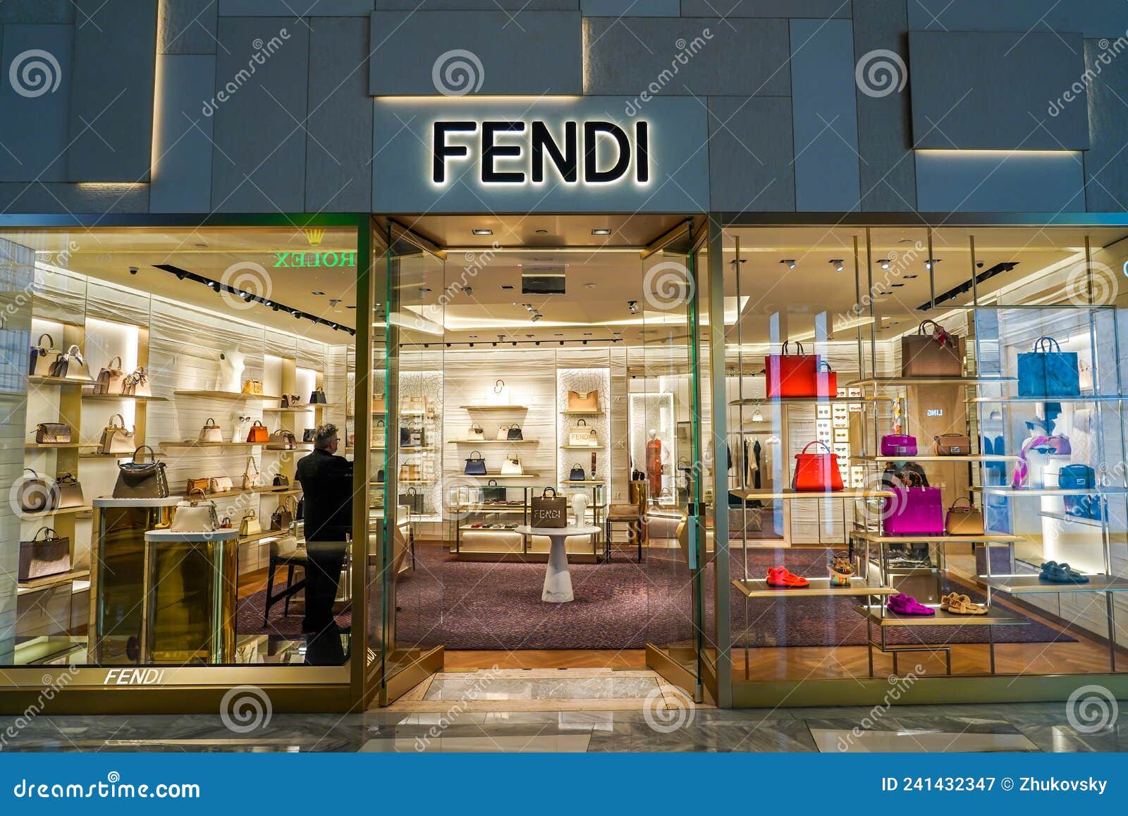 Loja Fendi Nas Lojas Do Shopping De Hudson Yards Em Nova Iorque Fotografia  Editorial - Imagem de casa, interior: 241432347