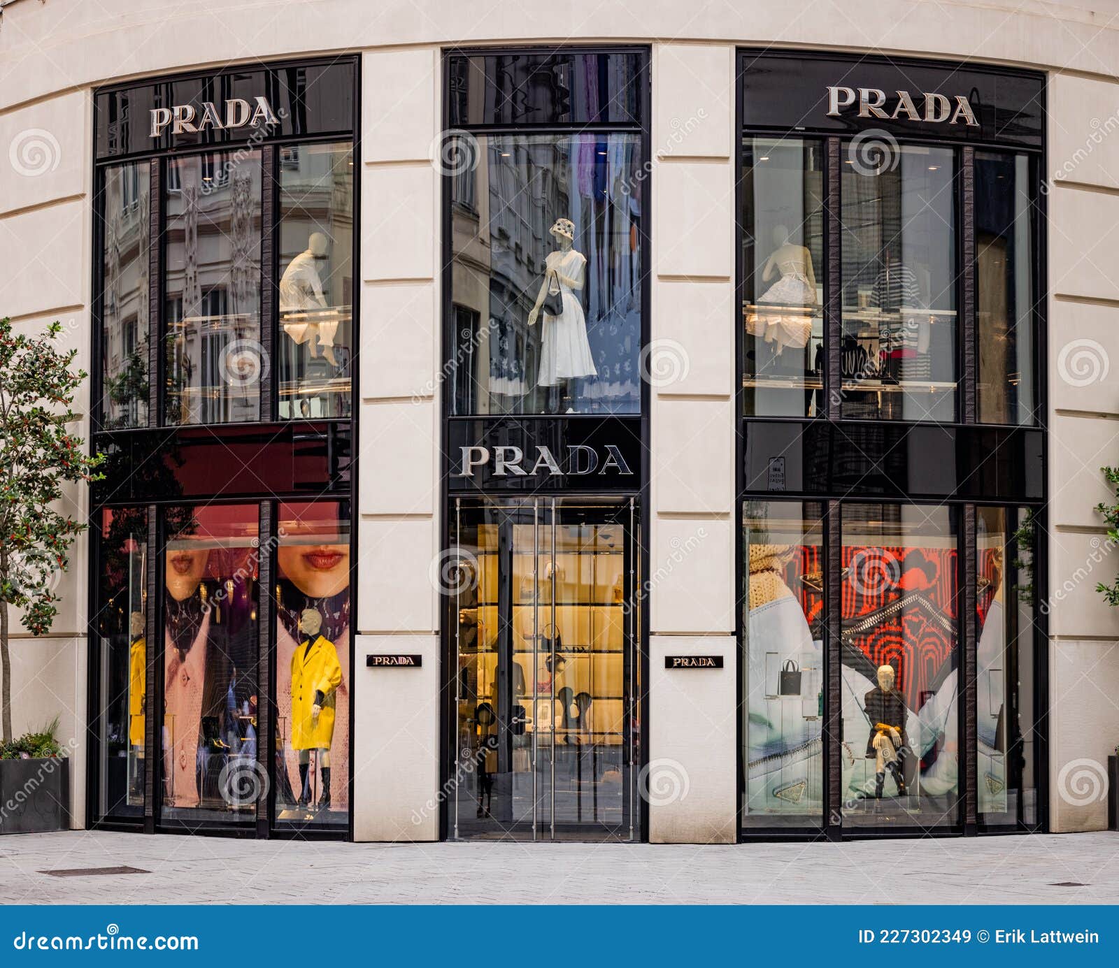 Loja Prada Exclusiva De Viena Vienna Austria Europa August 1 2021 Imagem de  Stock Editorial - Imagem de moderno, vitrine: 227302349