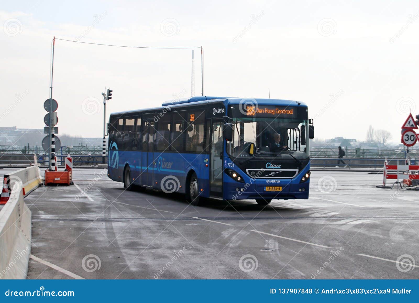Meedogenloos Maak een sneeuwpop rijstwijn Lokale Bus Bij De Post Van Den Haag Centraal Nummer 7731 Van Arriva in Lijn 385 Bij Den Haag Centraal-post Redactionele Stock Foto - Image of aantal, nederland: 137907848 Meedogenloos Maak een sneeuwpop rijstwijn Lokale Bus Bij De Post Van Den Haag Centraal Nummer 7731 Van Arriva in Lijn 385 Bij Den Haag Centraal-post Redactionele Stock Foto - Image of aantal, nederland: 137907848