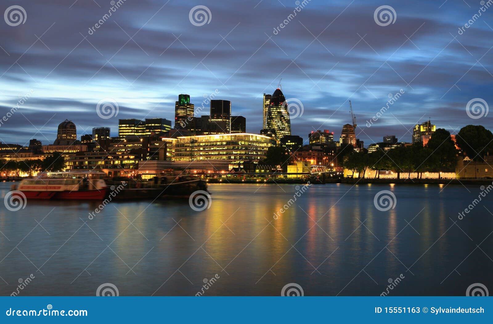 london city at night