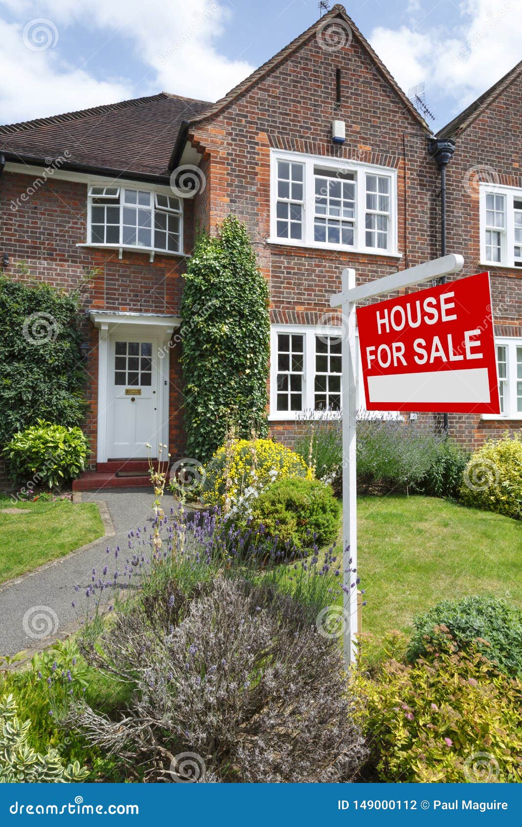 Houses For Sale Uk High Resolution Stock Photography and Images - Alamy