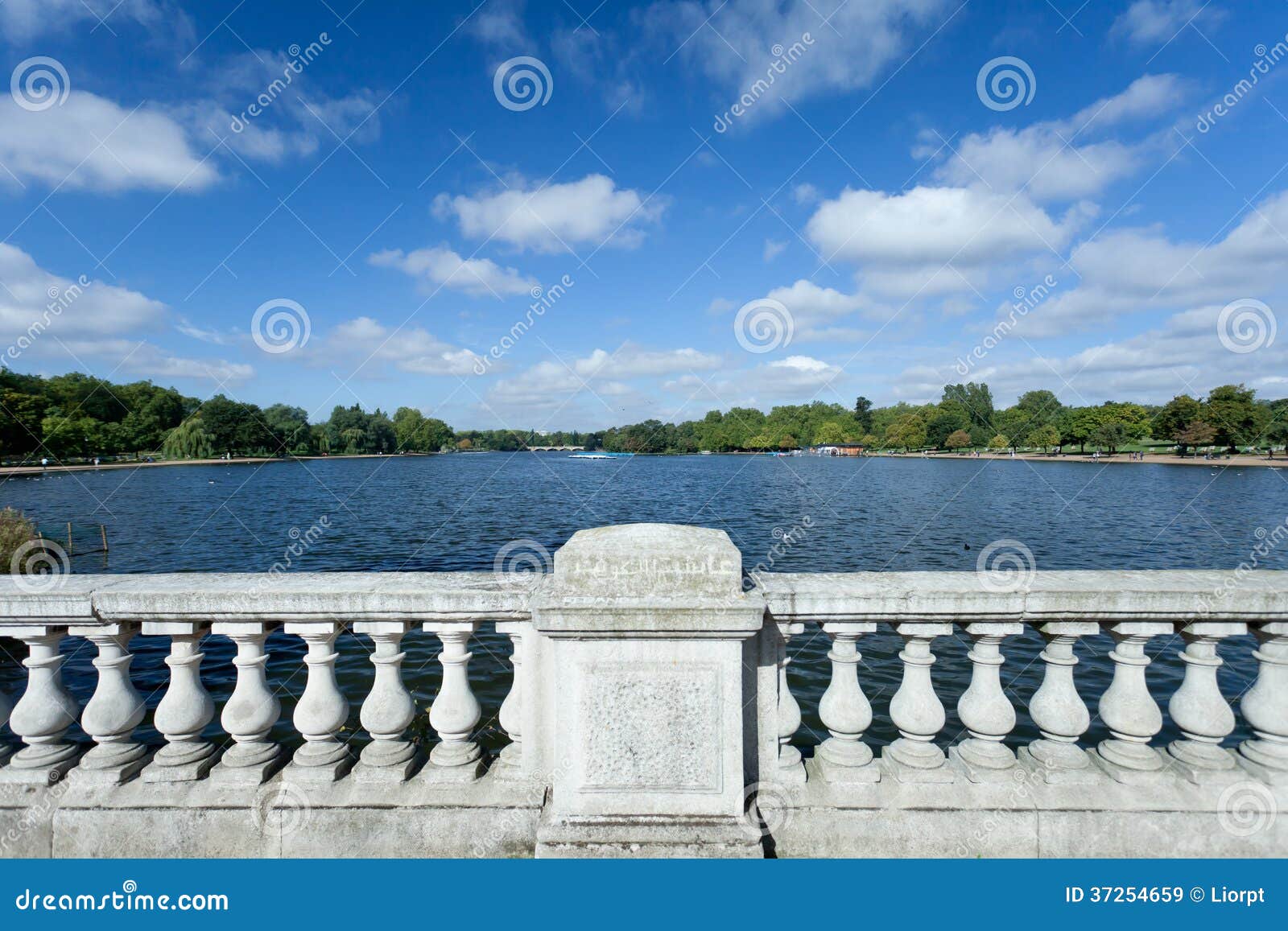 London Hyde Park Pond and Gardens Stock Image Image of pond, deserted