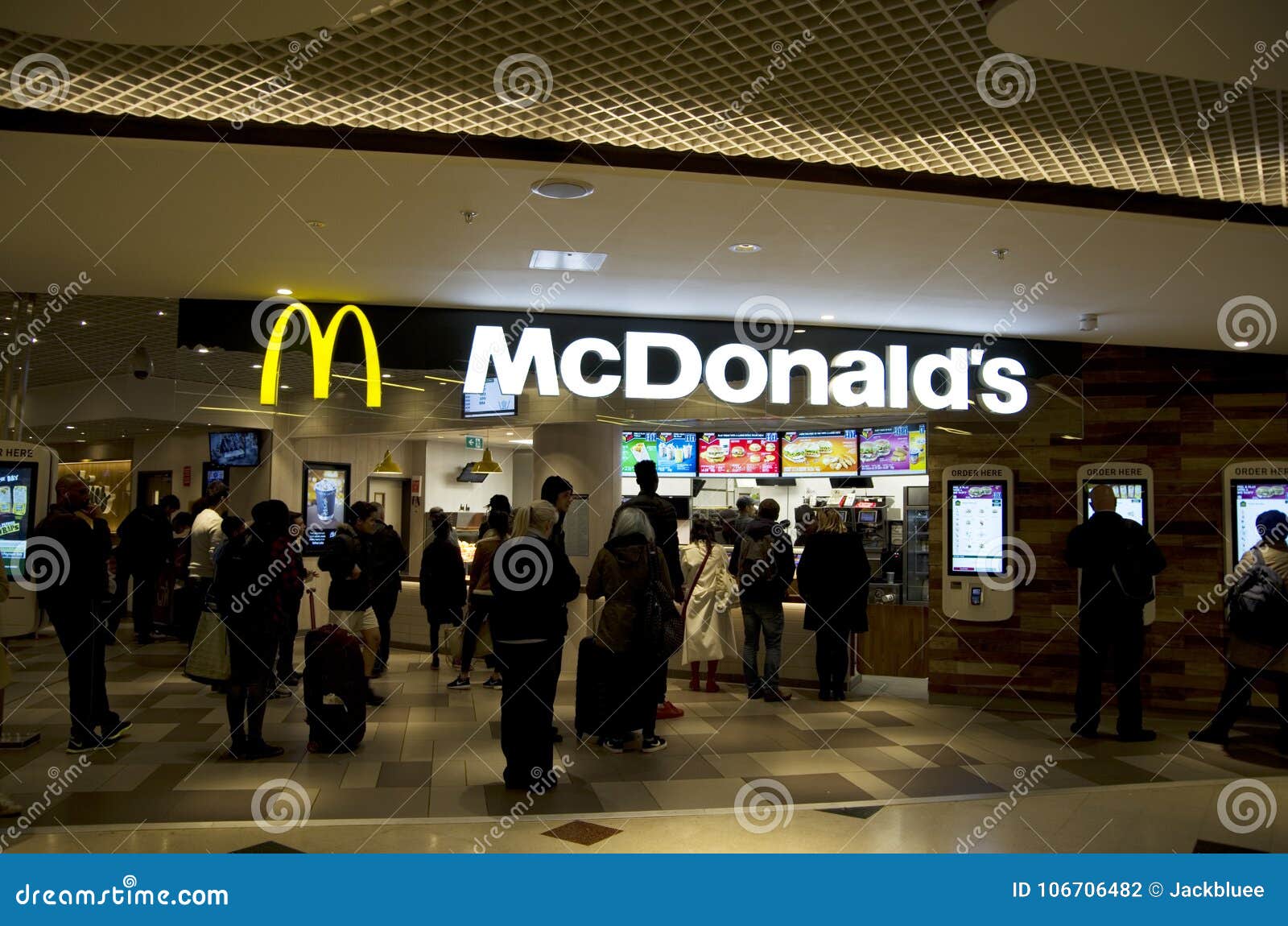 London Mcdonalds im Mall redaktionelles stockfotografie. Bild von