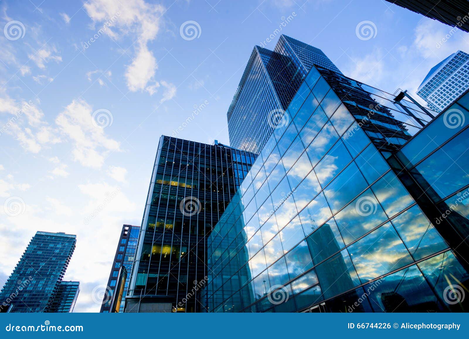 london office skyscrapper building