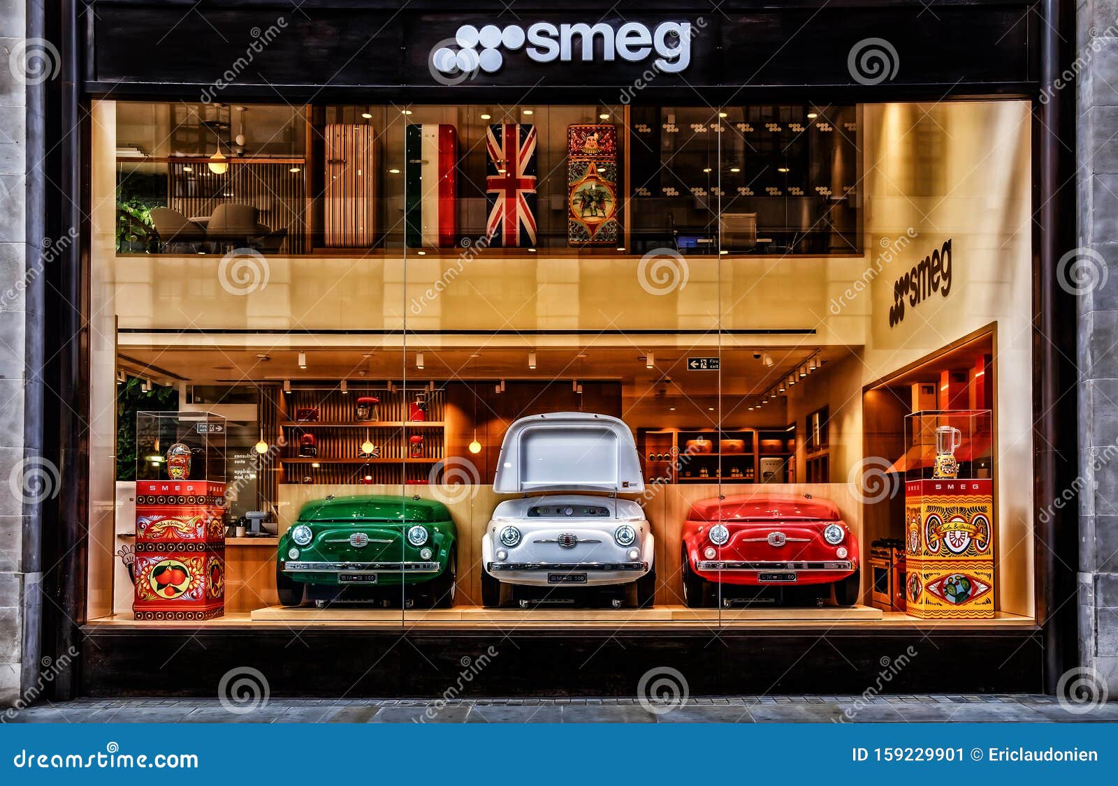 London Smeg Window Shop redaktionelles foto. Bild von geschäft - 159229901