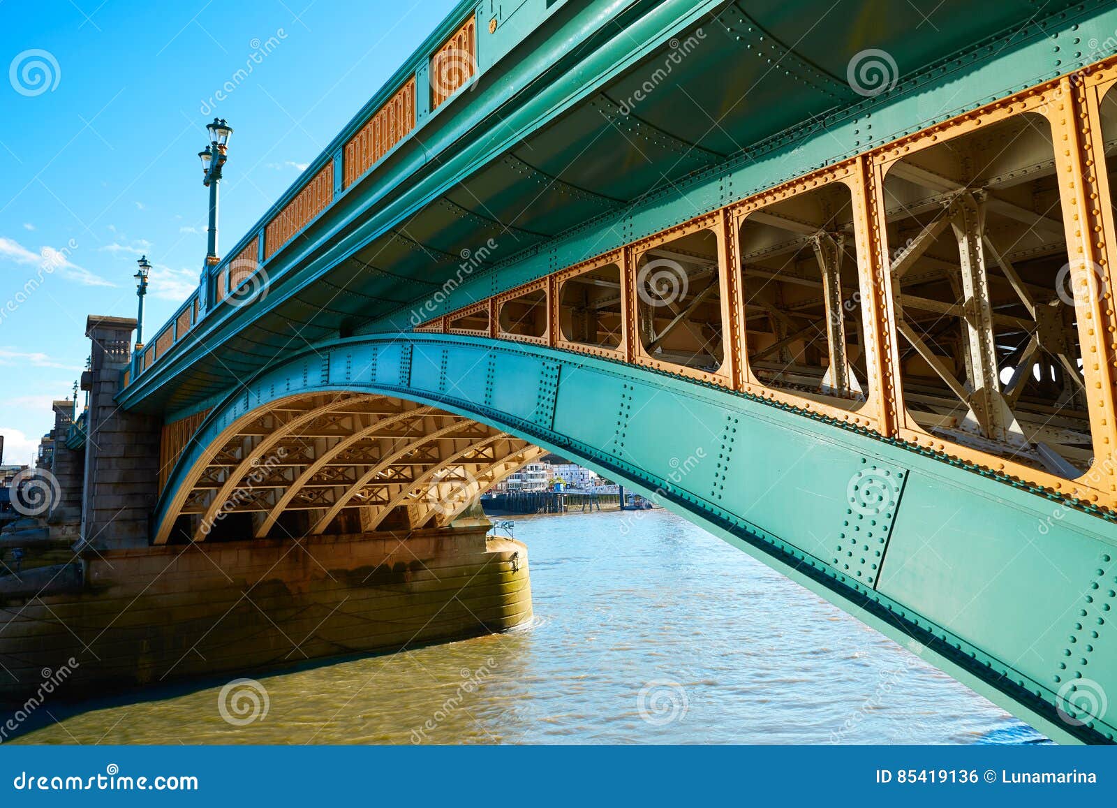 london southwark bridge on thames river